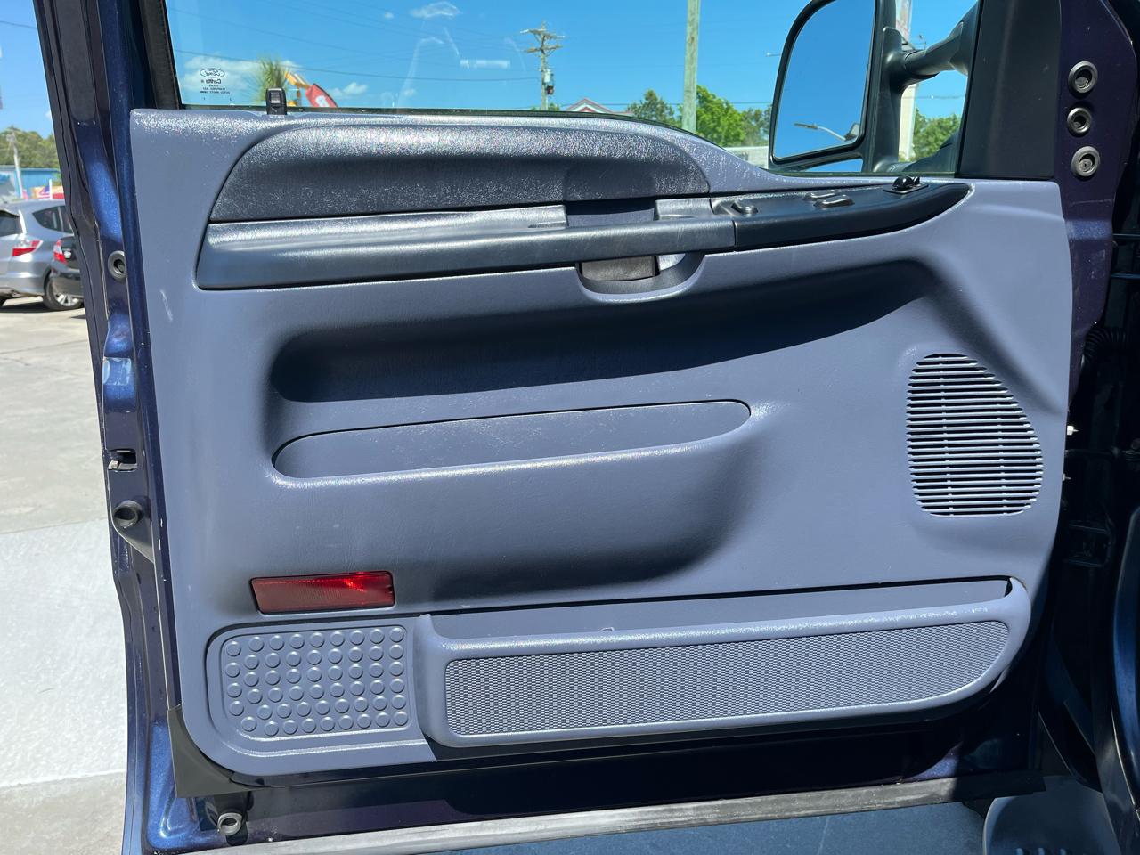 Ford Super Duty F-250 Supercab 142" XL 4WD 2001