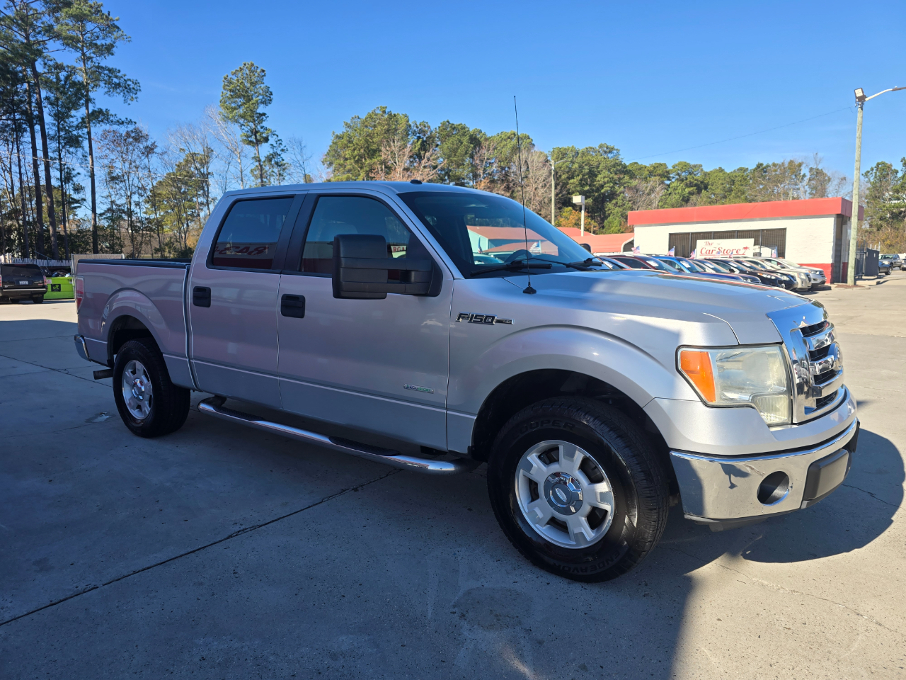 Ford F-150 2WD SuperCrew 145" XLT 2011