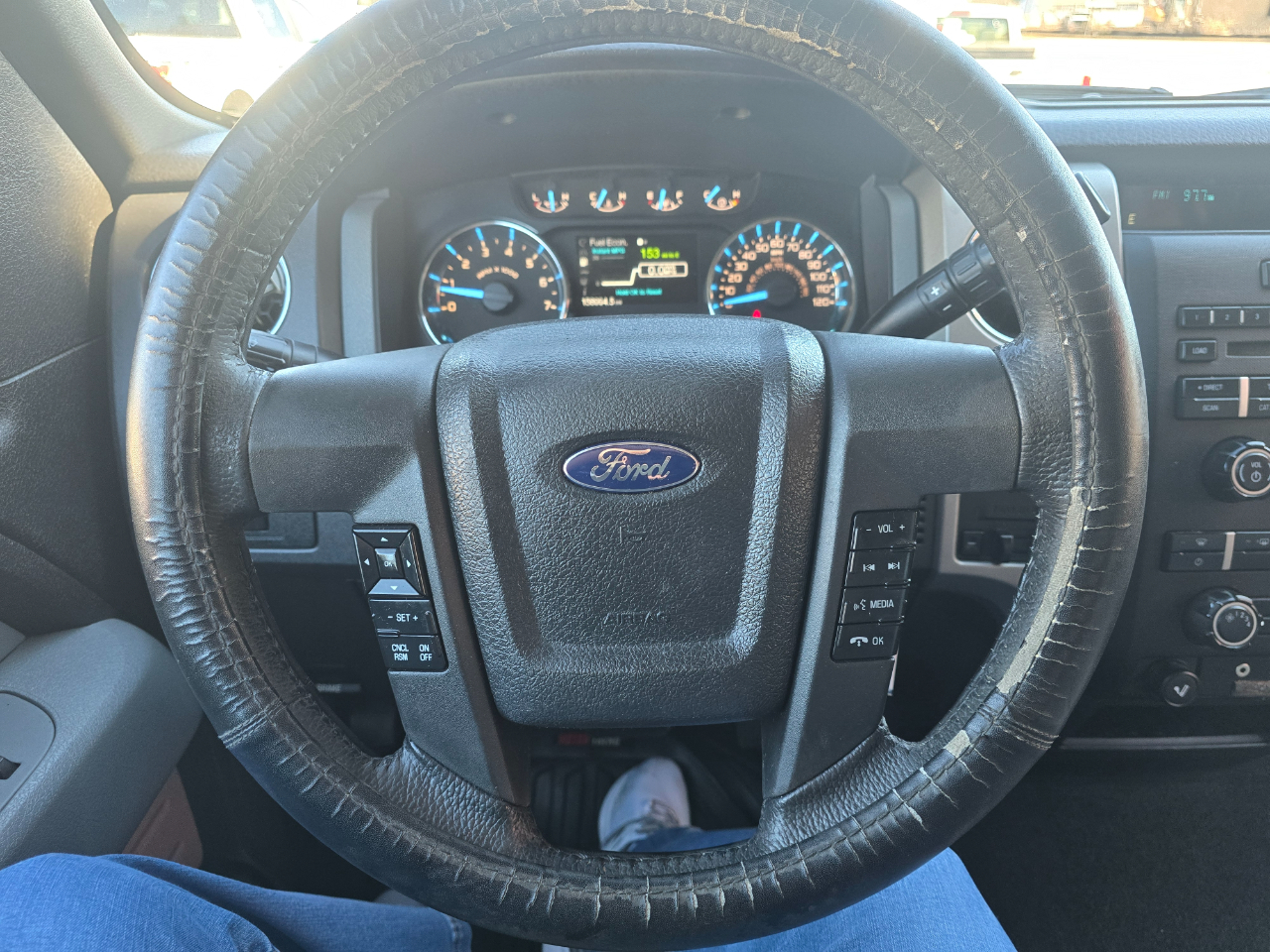 Ford F-150 2WD SuperCrew 145" XLT 2011