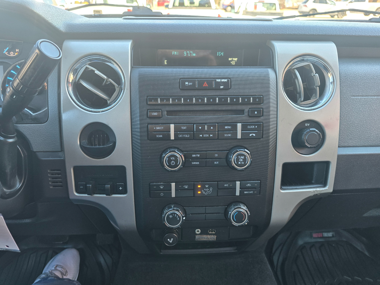 Ford F-150 2WD SuperCrew 145" XLT 2011