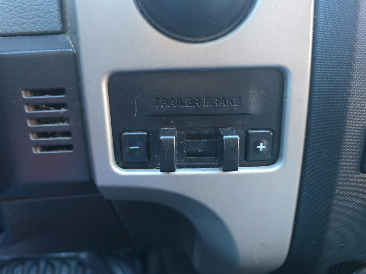 Ford F-150 2WD SuperCrew 145" XLT 2011