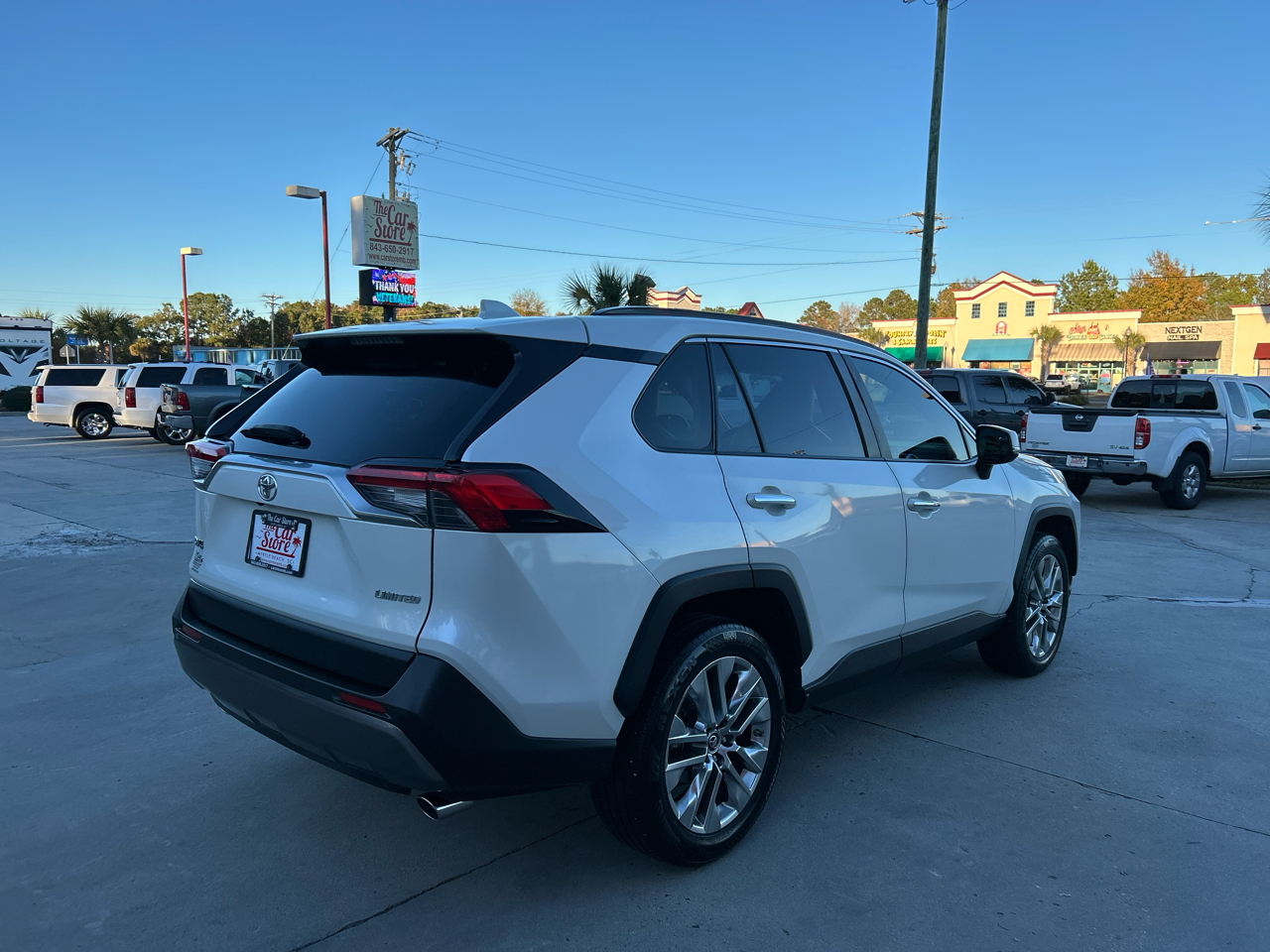 2019 Toyota RAV4 Limited photo 4