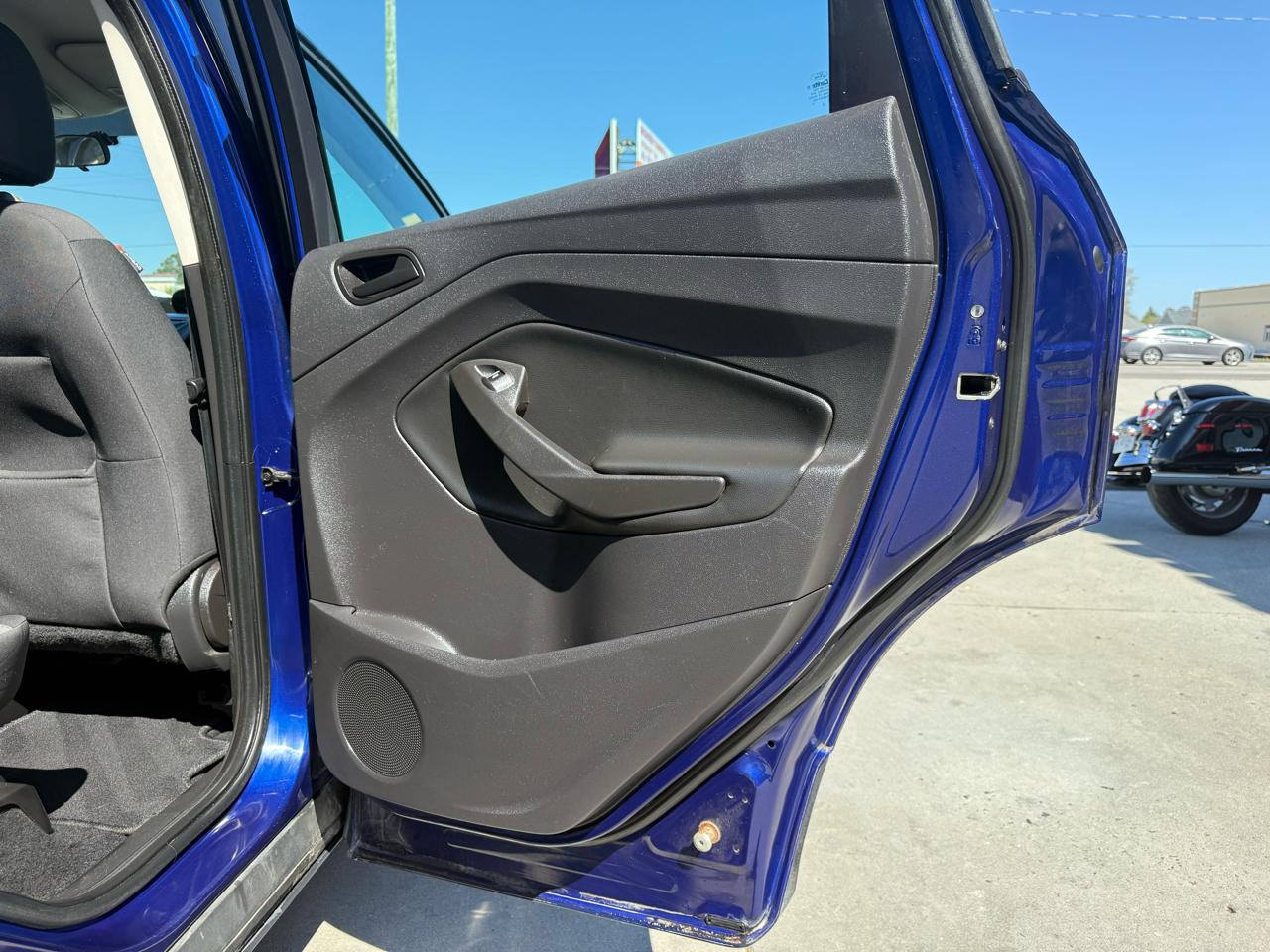 Ford Escape FWD 4dr S 2014