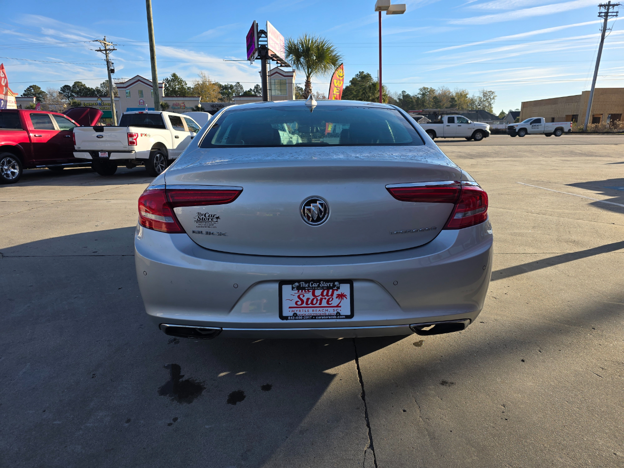 Buick LaCrosse 4dr Sdn Essence FWD 2017