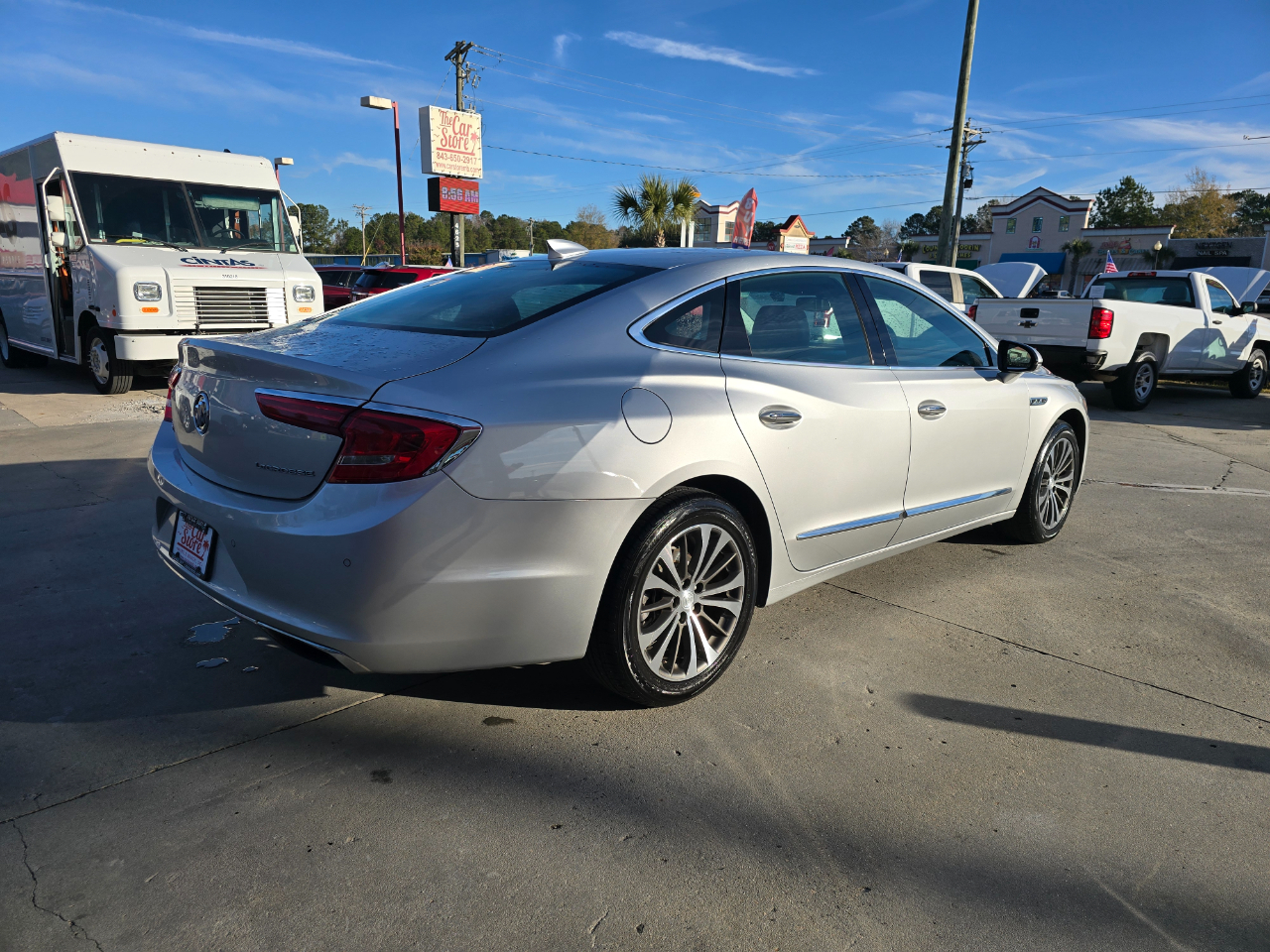 Buick LaCrosse 4dr Sdn Essence FWD 2017