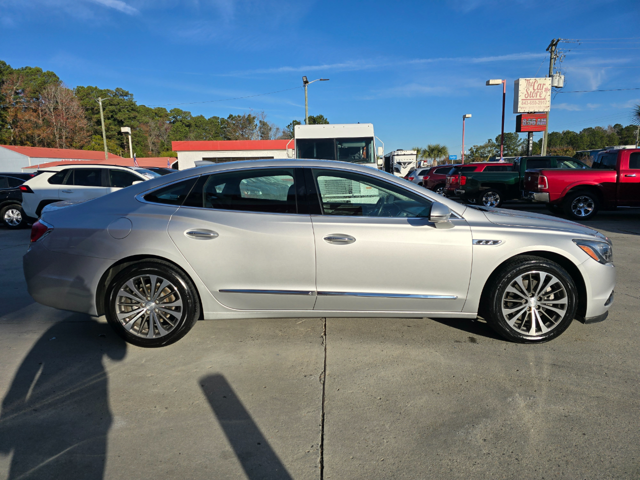 Buick LaCrosse 4dr Sdn Essence FWD 2017