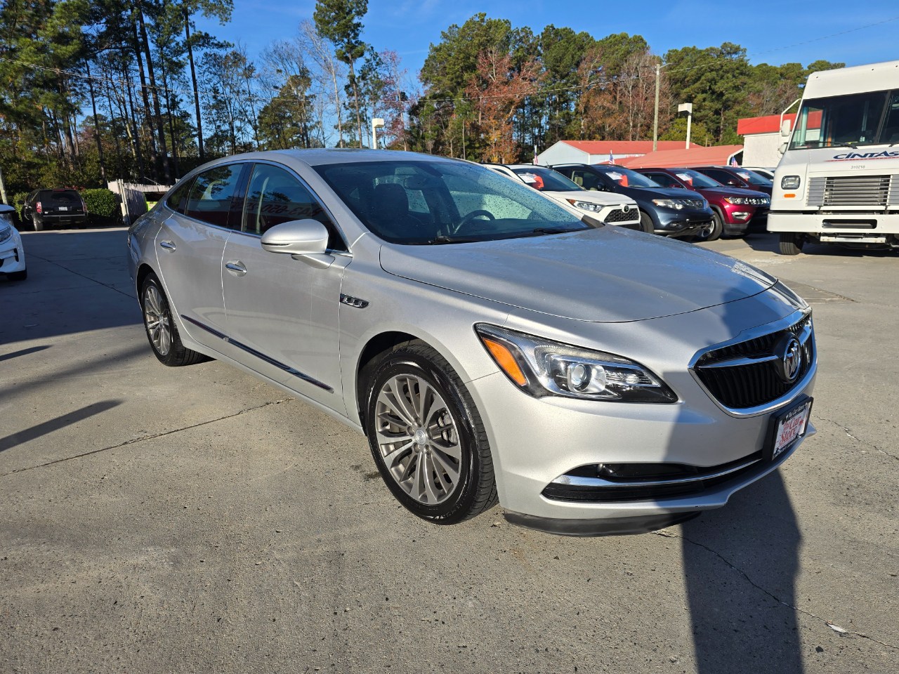 Buick LaCrosse 4dr Sdn Essence FWD 2017