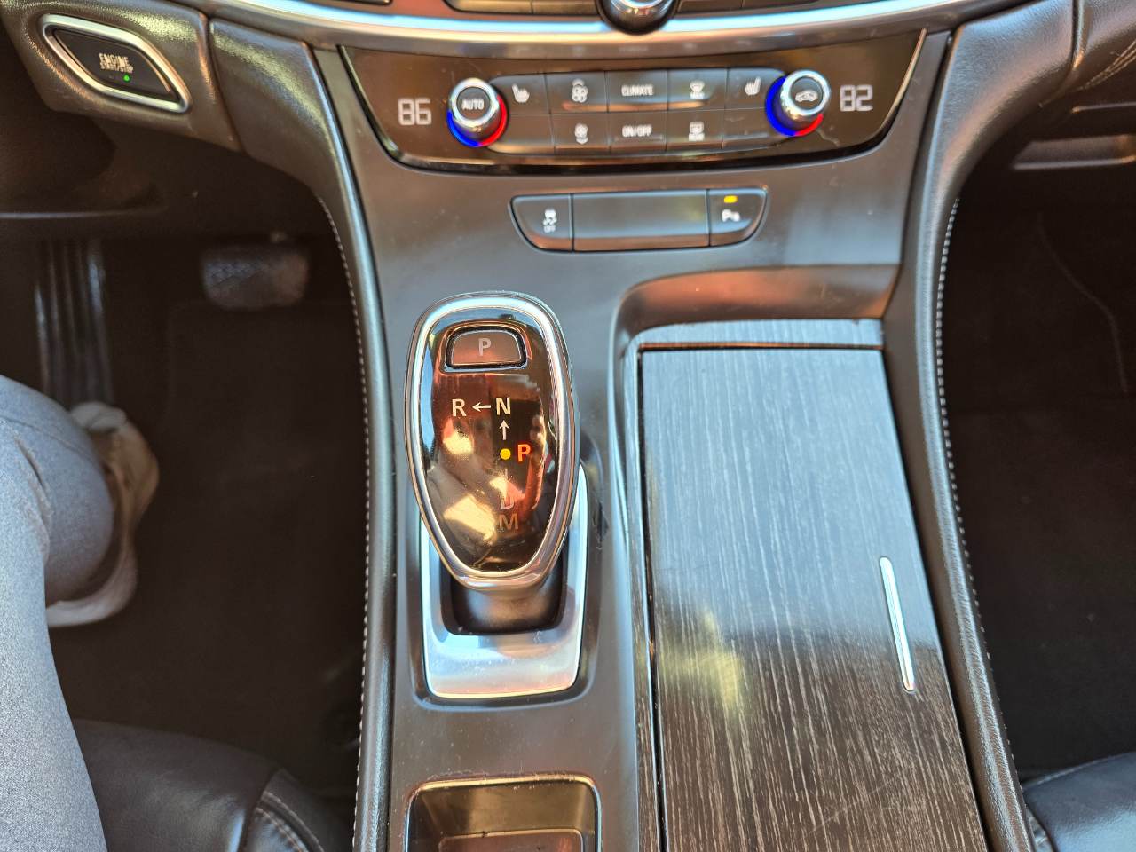 Buick LaCrosse 4dr Sdn Essence FWD 2017