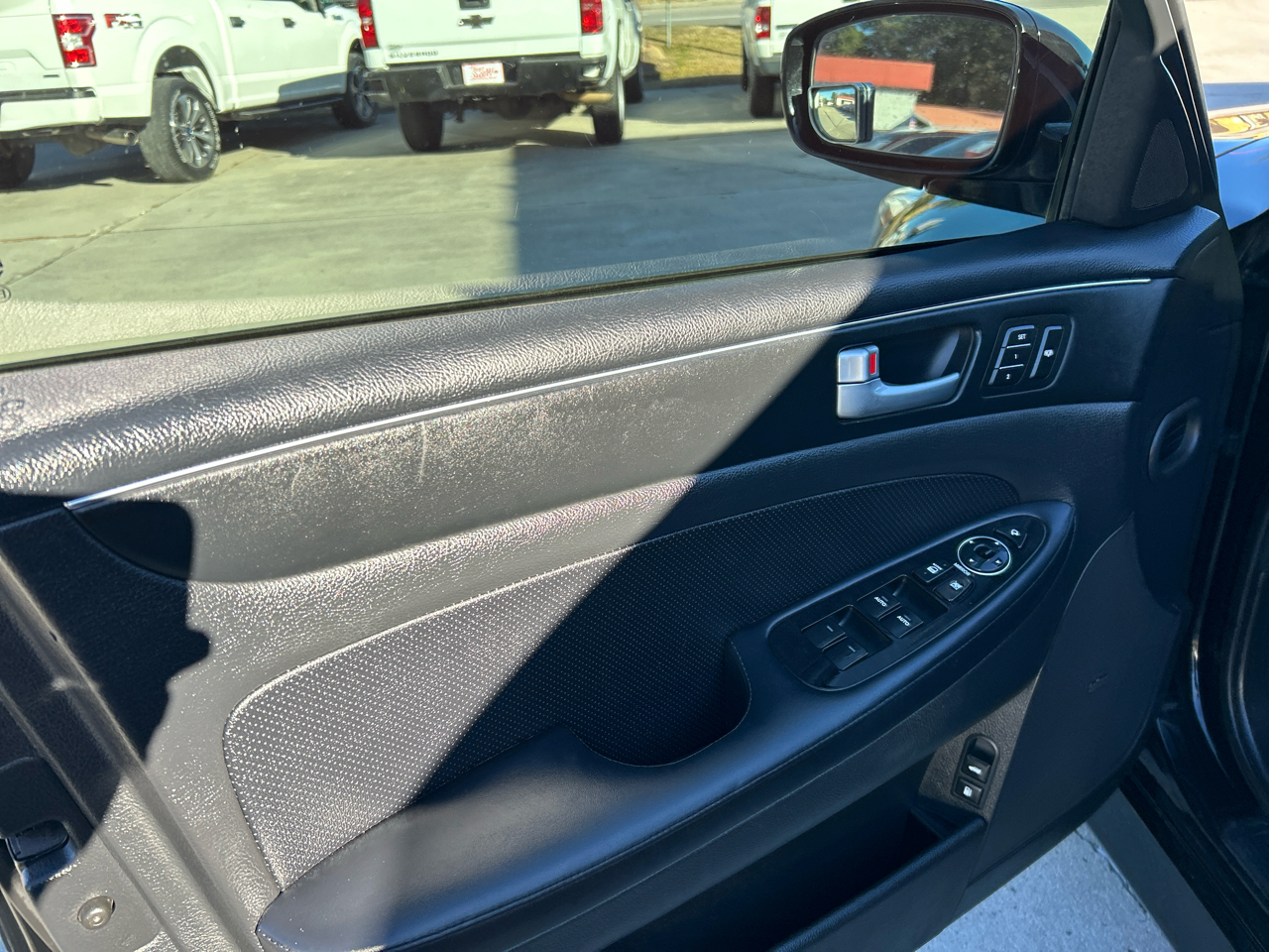 Hyundai Genesis 4dr Sdn V6 3.8L 2013