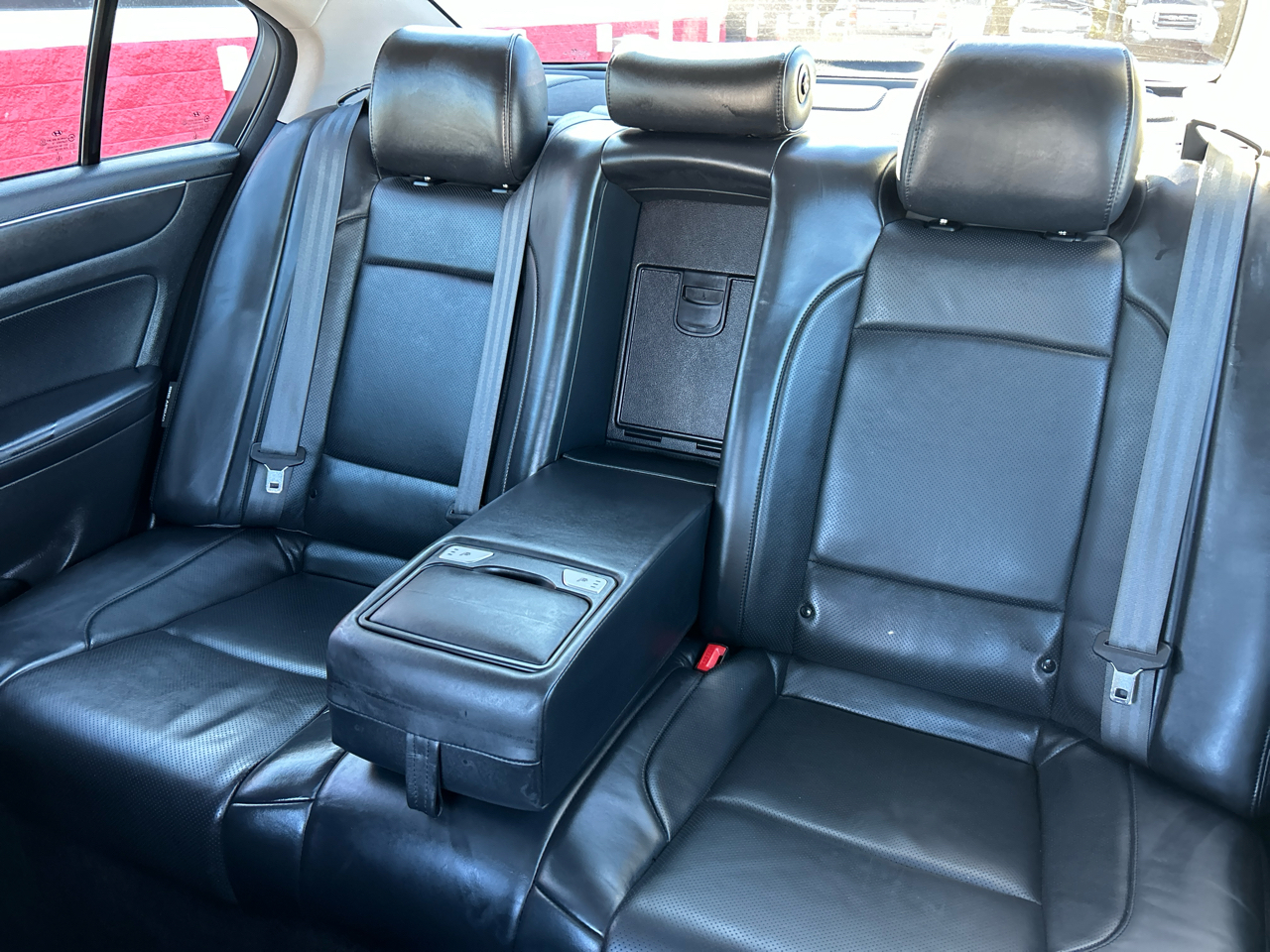 Hyundai Genesis 4dr Sdn V6 3.8L 2013