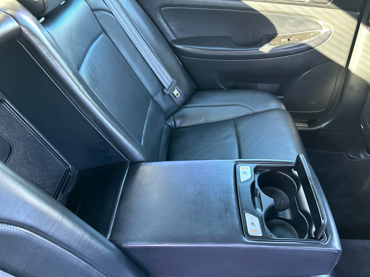 Hyundai Genesis 4dr Sdn V6 3.8L 2013