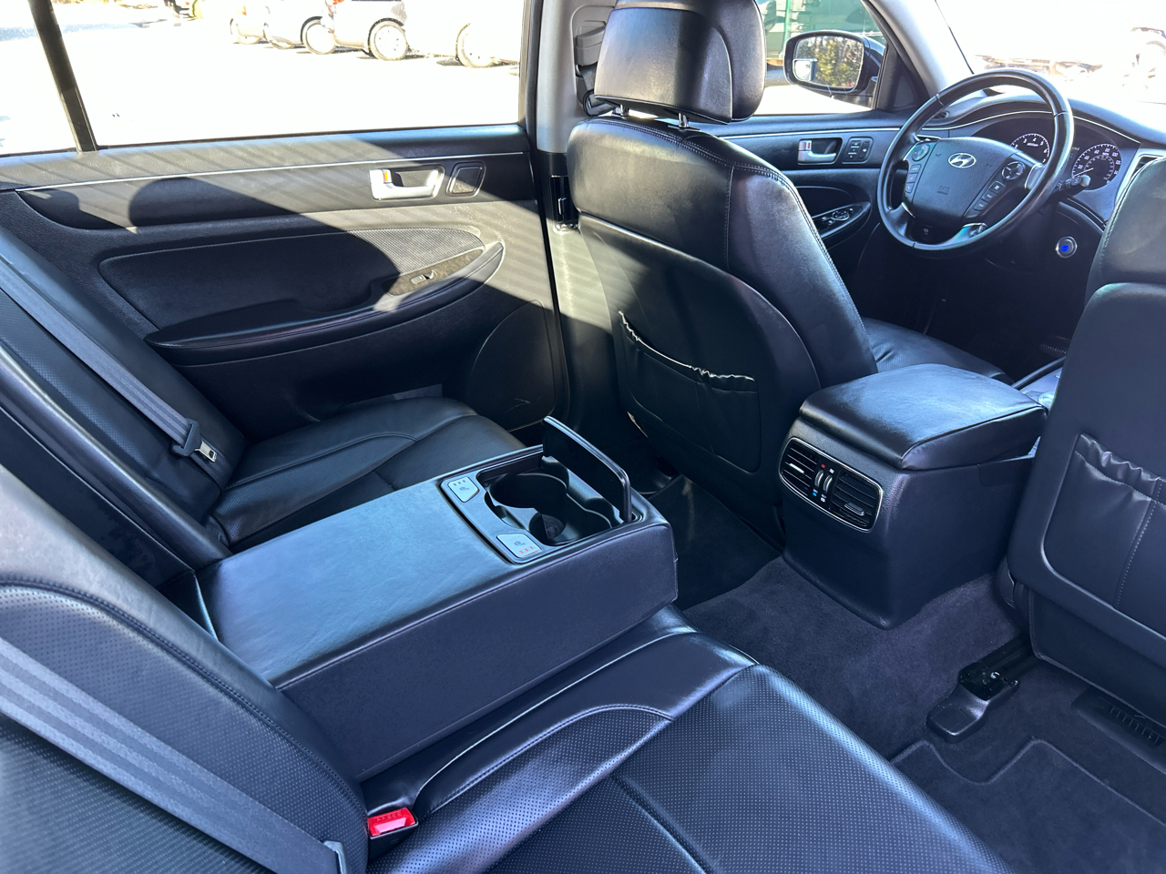 Hyundai Genesis 4dr Sdn V6 3.8L 2013