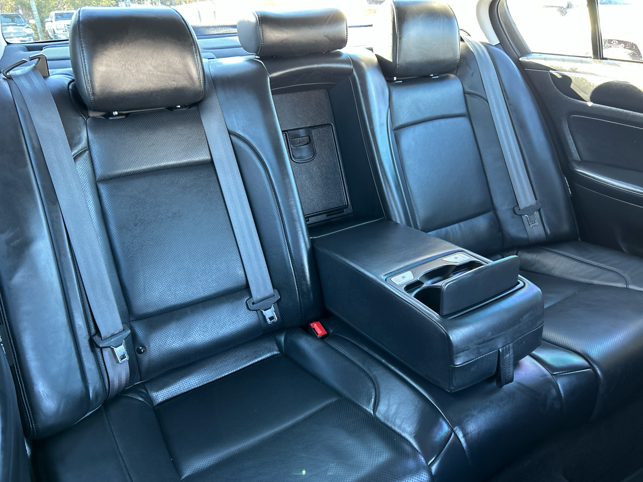 Hyundai Genesis 4dr Sdn V6 3.8L 2013