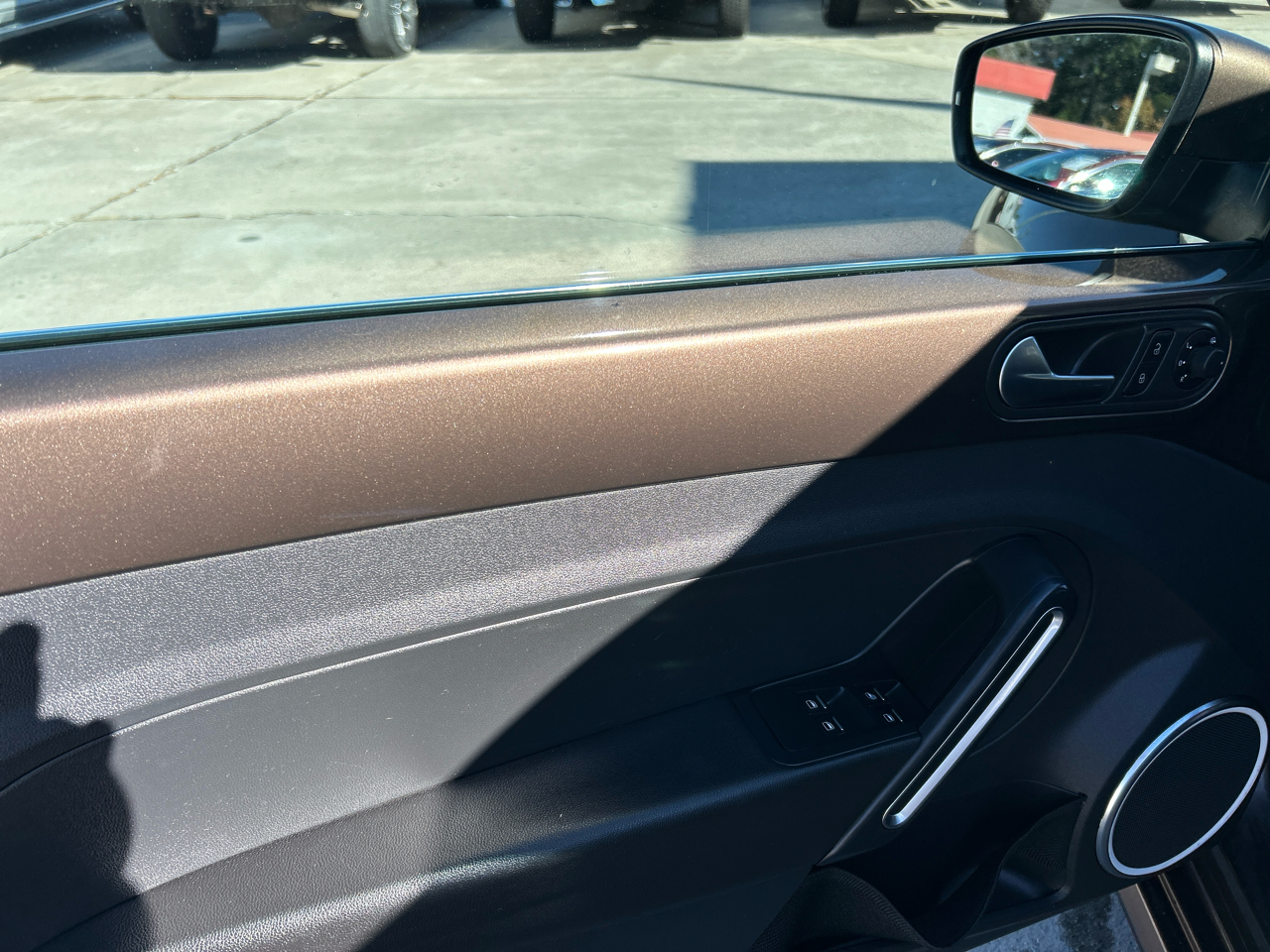 Volkswagen Beetle Convertible 2dr Auto 2.5L PZEV 2013