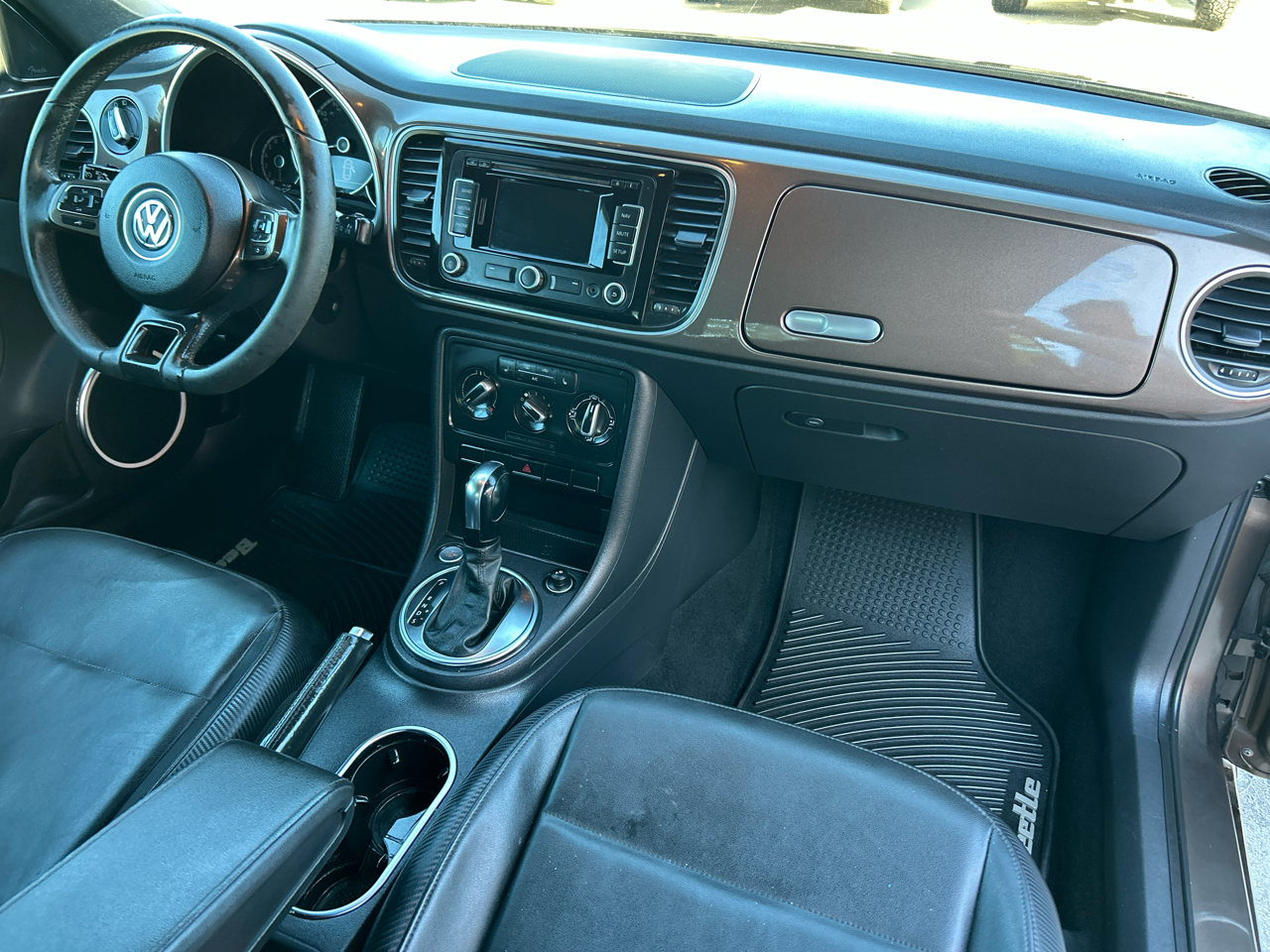 Volkswagen Beetle Convertible 2dr Auto 2.5L PZEV 2013