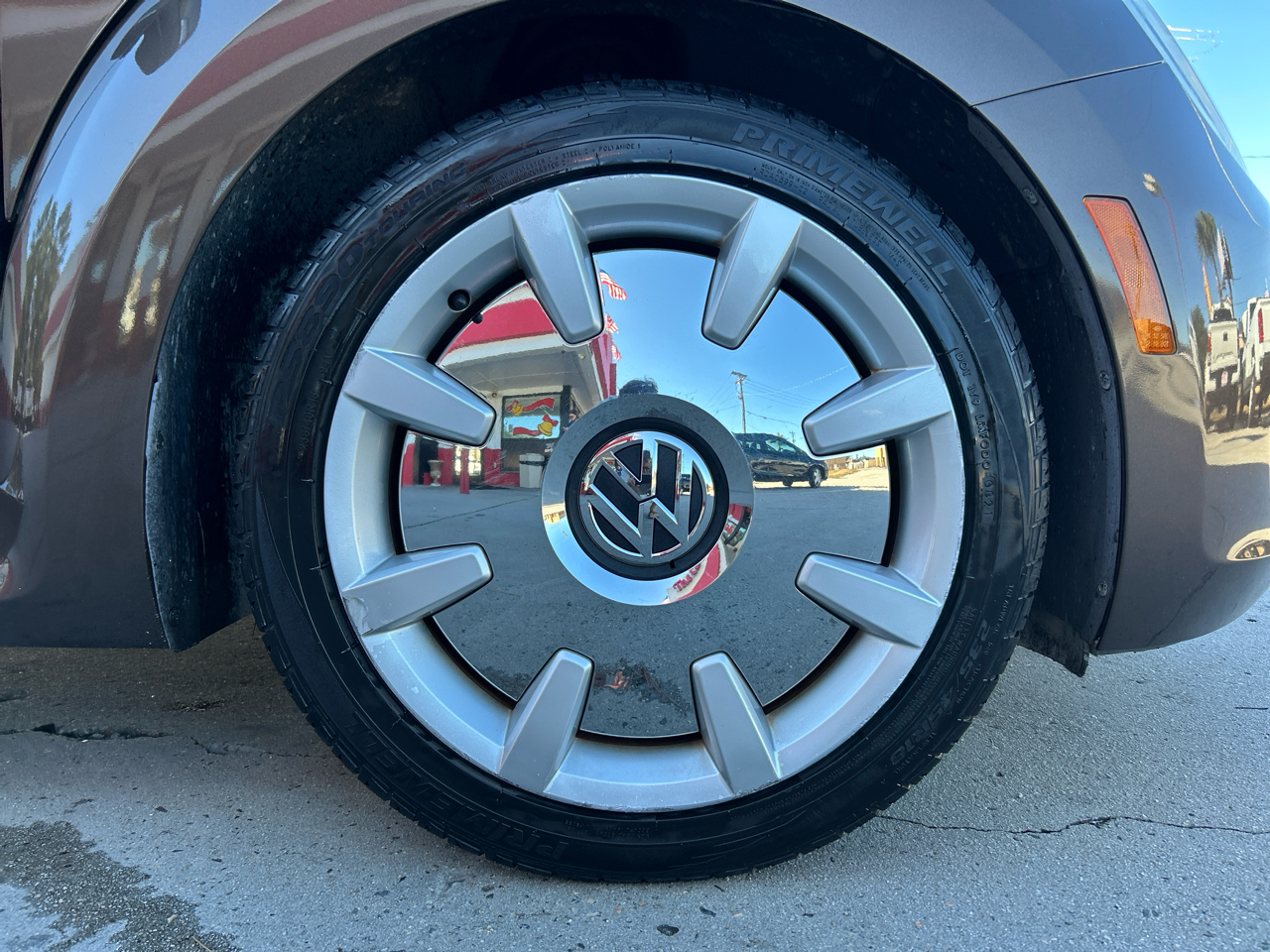 Volkswagen Beetle Convertible 2dr Auto 2.5L PZEV 2013