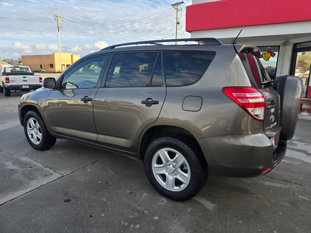 Toyota RAV4 FWD 4dr 4-cyl 4-Spd AT (Natl) 2010
