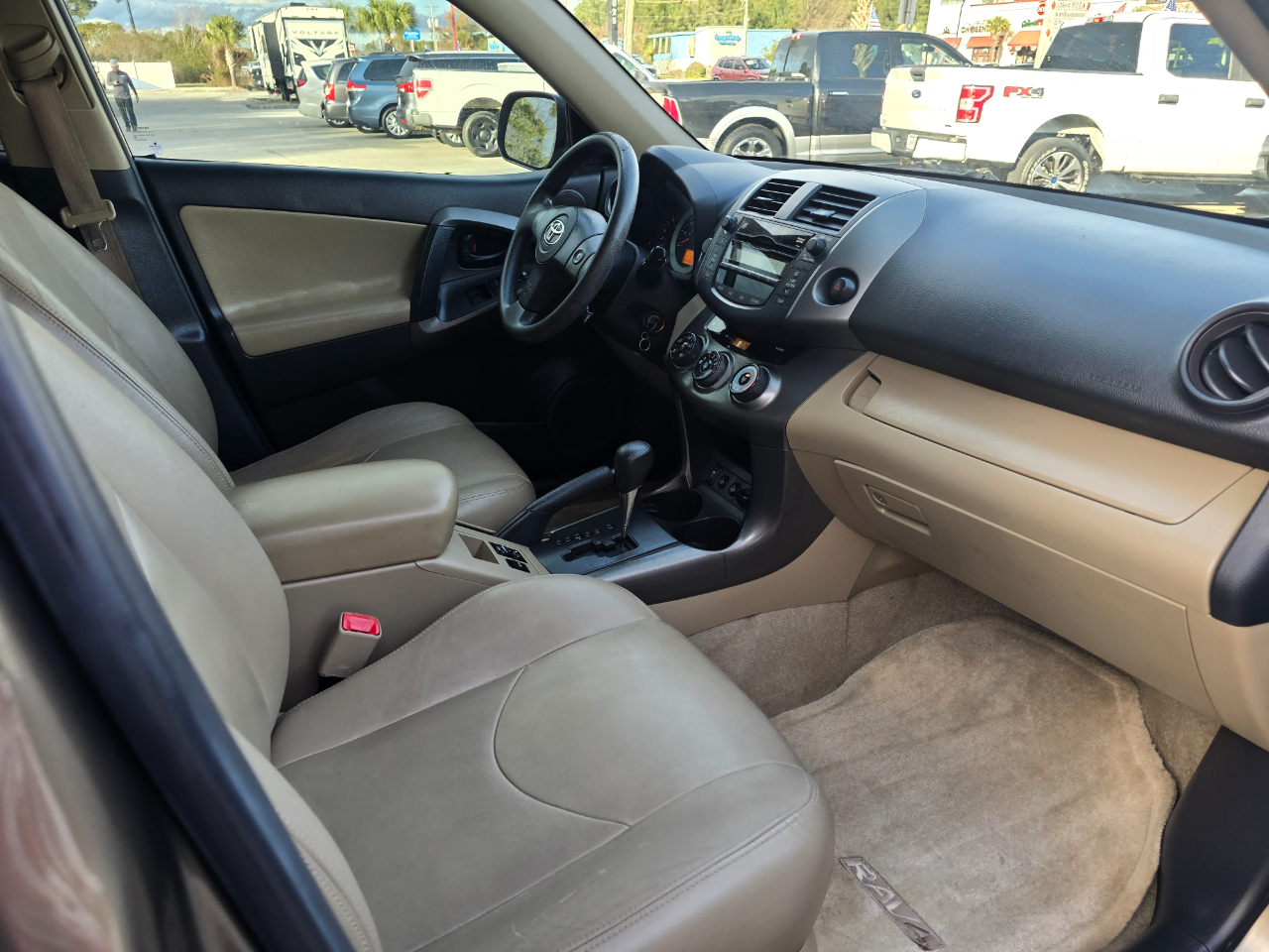 Toyota RAV4 FWD 4dr 4-cyl 4-Spd AT (Natl) 2010