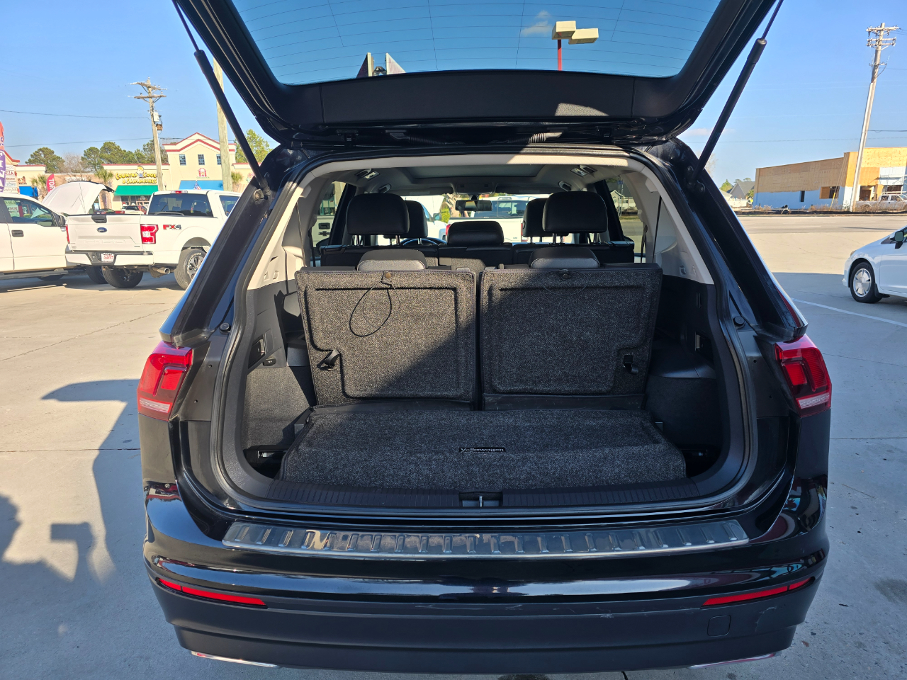 Volkswagen Tiguan 2.0T SE FWD 2019