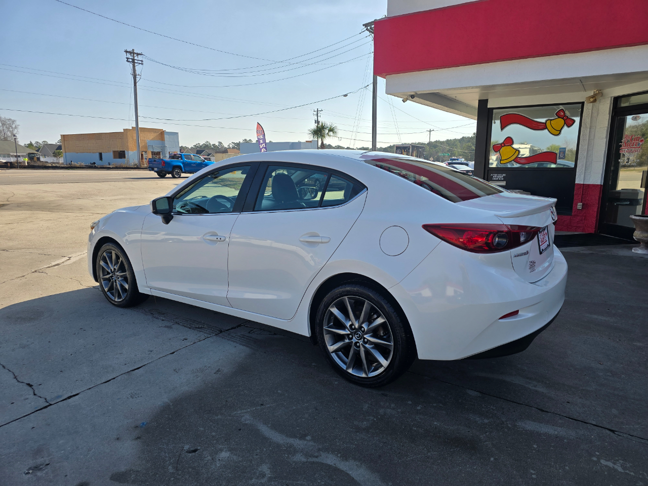 Mazda Mazda3 4-Door Touring Auto 2018