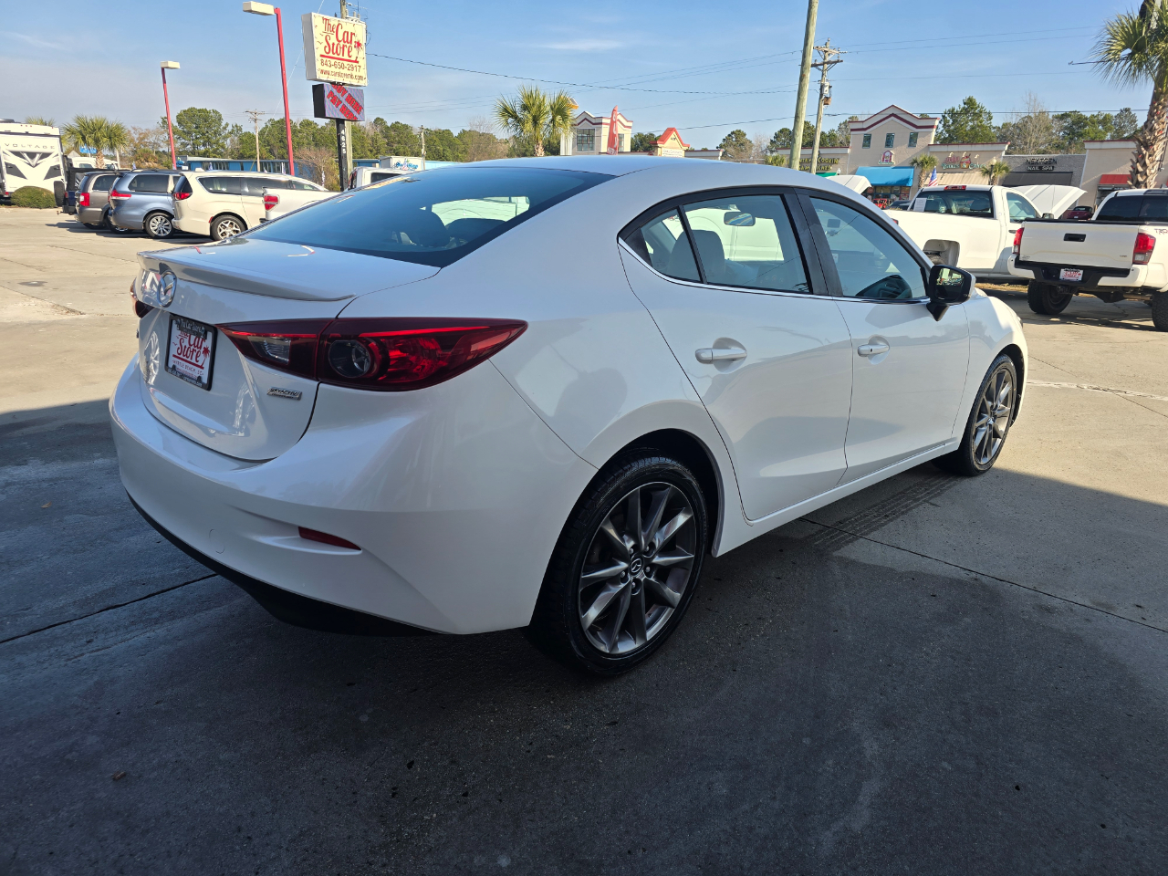 Mazda Mazda3 4-Door Touring Auto 2018