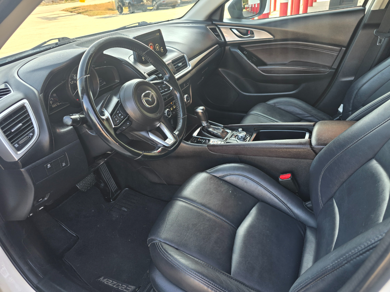 Mazda Mazda3 4-Door Touring Auto 2018