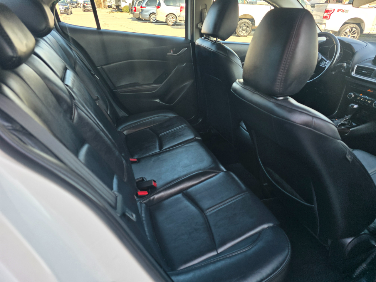 Mazda Mazda3 4-Door Touring Auto 2018