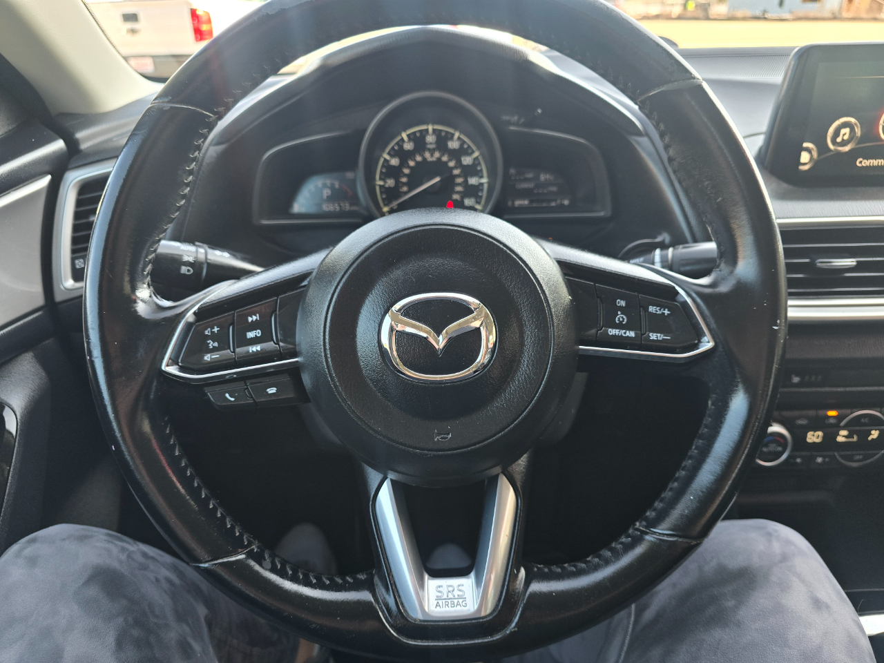 Mazda Mazda3 4-Door Touring Auto 2018