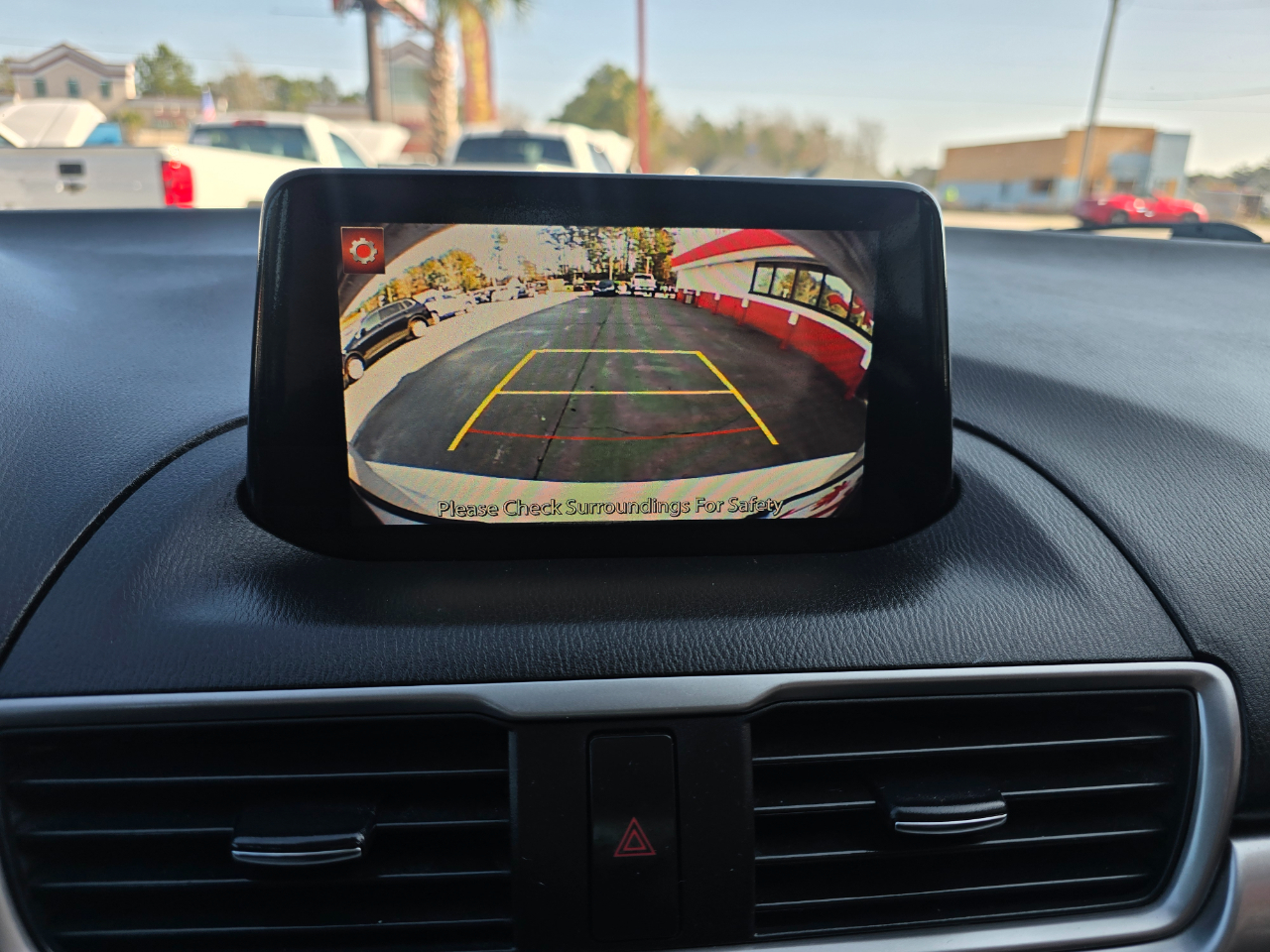 Mazda Mazda3 4-Door Touring Auto 2018