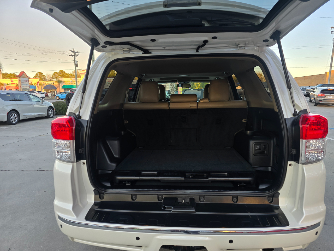 Toyota 4Runner RWD 4dr V6 SR5 (Natl) 2011