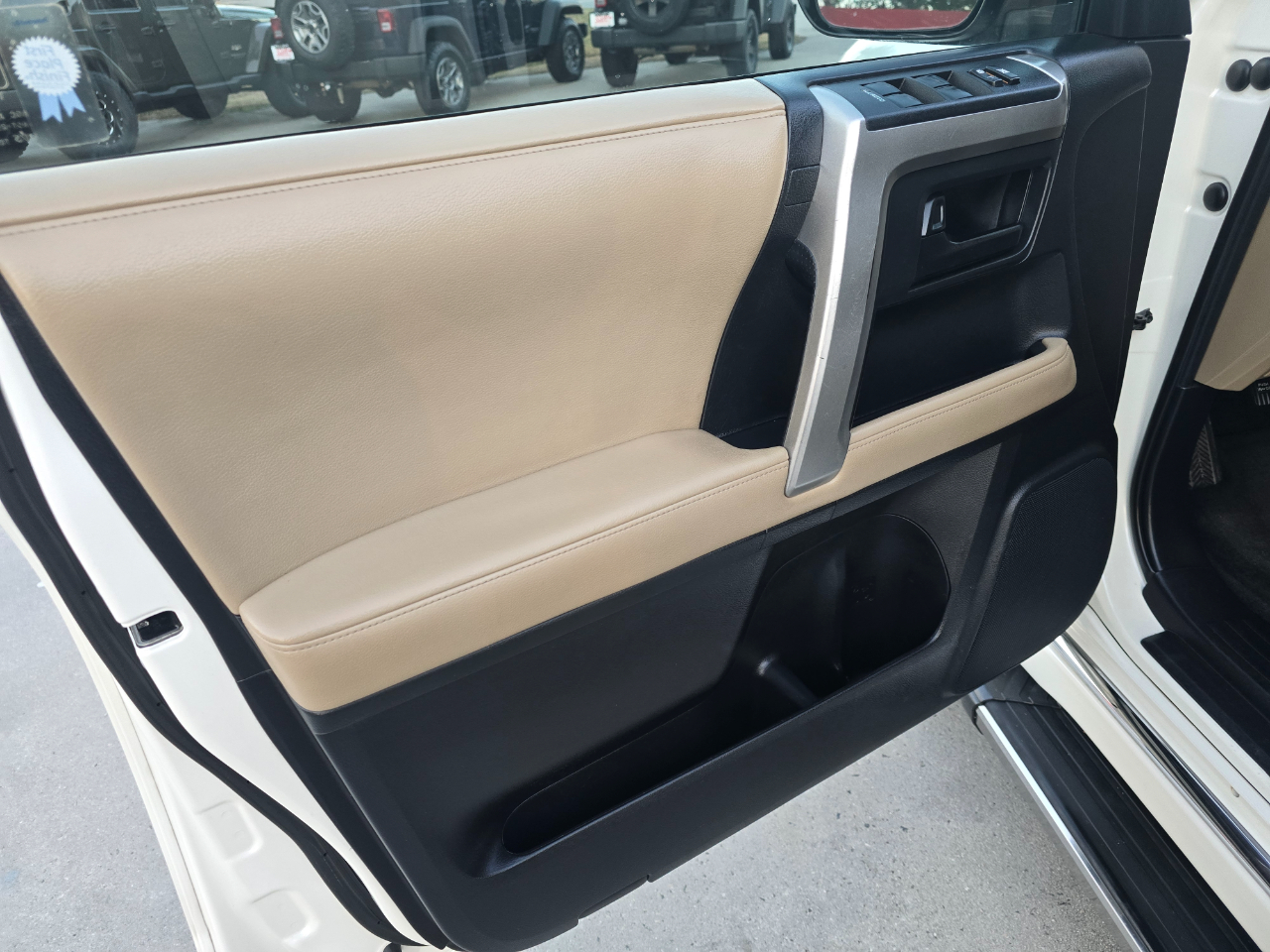 Toyota 4Runner RWD 4dr V6 SR5 (Natl) 2011