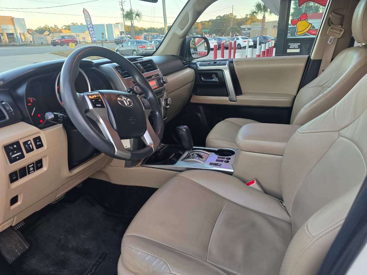 Toyota 4Runner RWD 4dr V6 SR5 (Natl) 2011