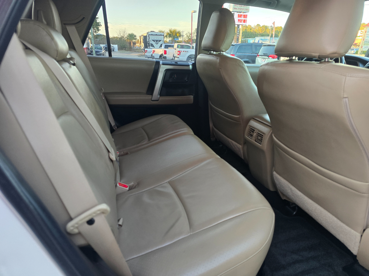 Toyota 4Runner RWD 4dr V6 SR5 (Natl) 2011