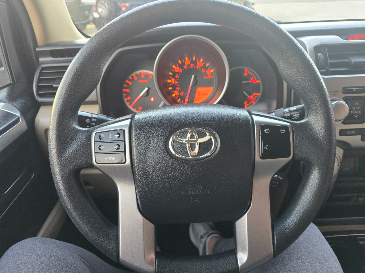 Toyota 4Runner RWD 4dr V6 SR5 (Natl) 2011