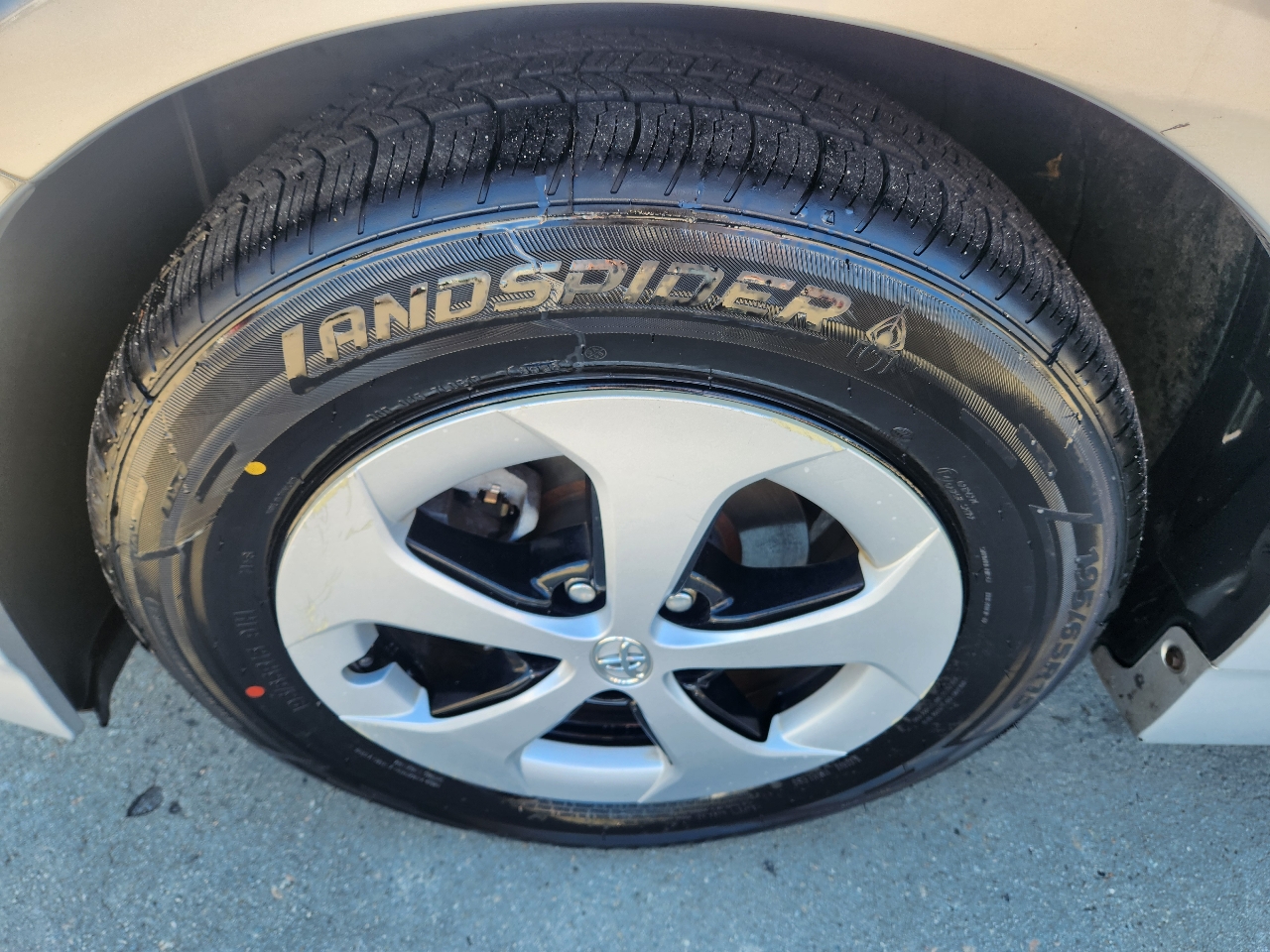 Toyota Prius 5dr HB Four (Natl) 2015