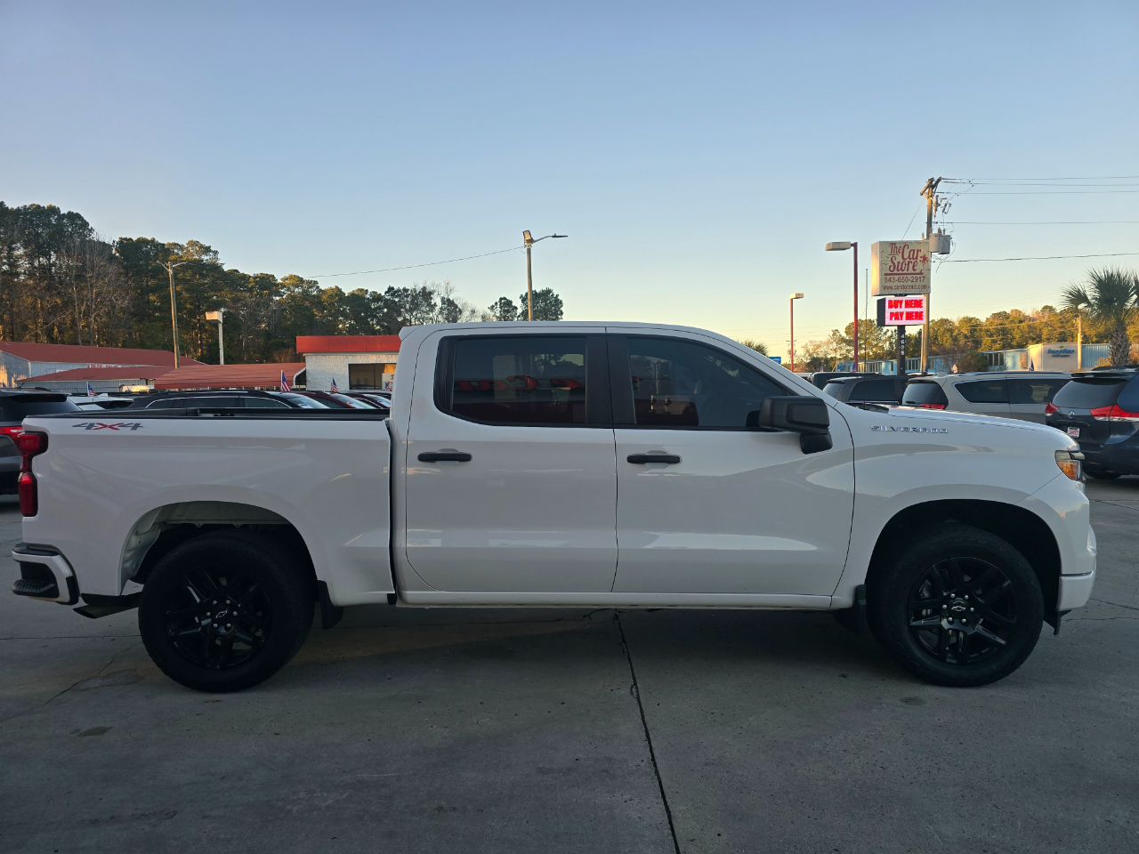 Chevrolet Silverado 1500 4WD Crew Cab 147" Custom 2022