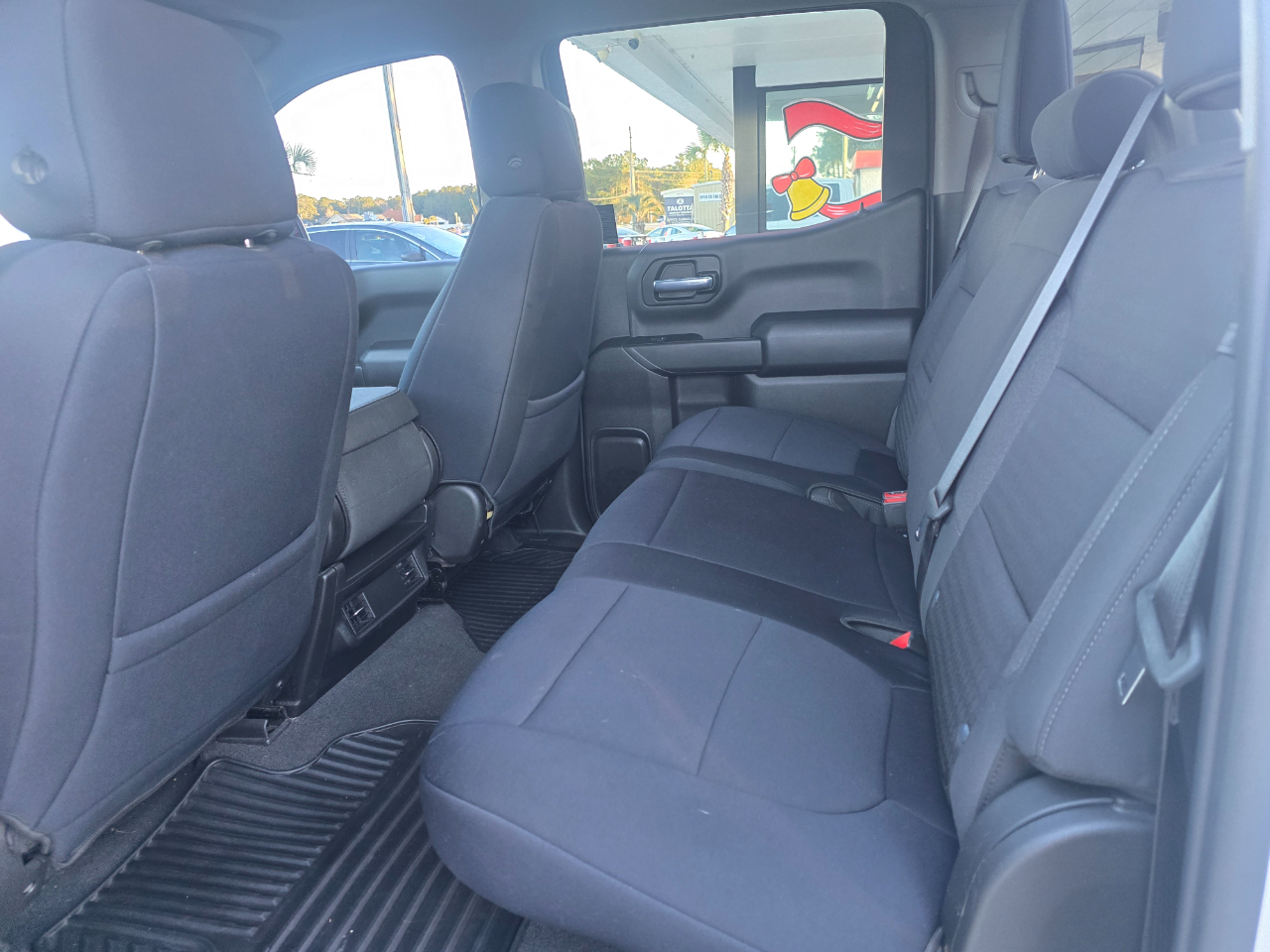 Chevrolet Silverado 1500 4WD Crew Cab 147" Custom 2022