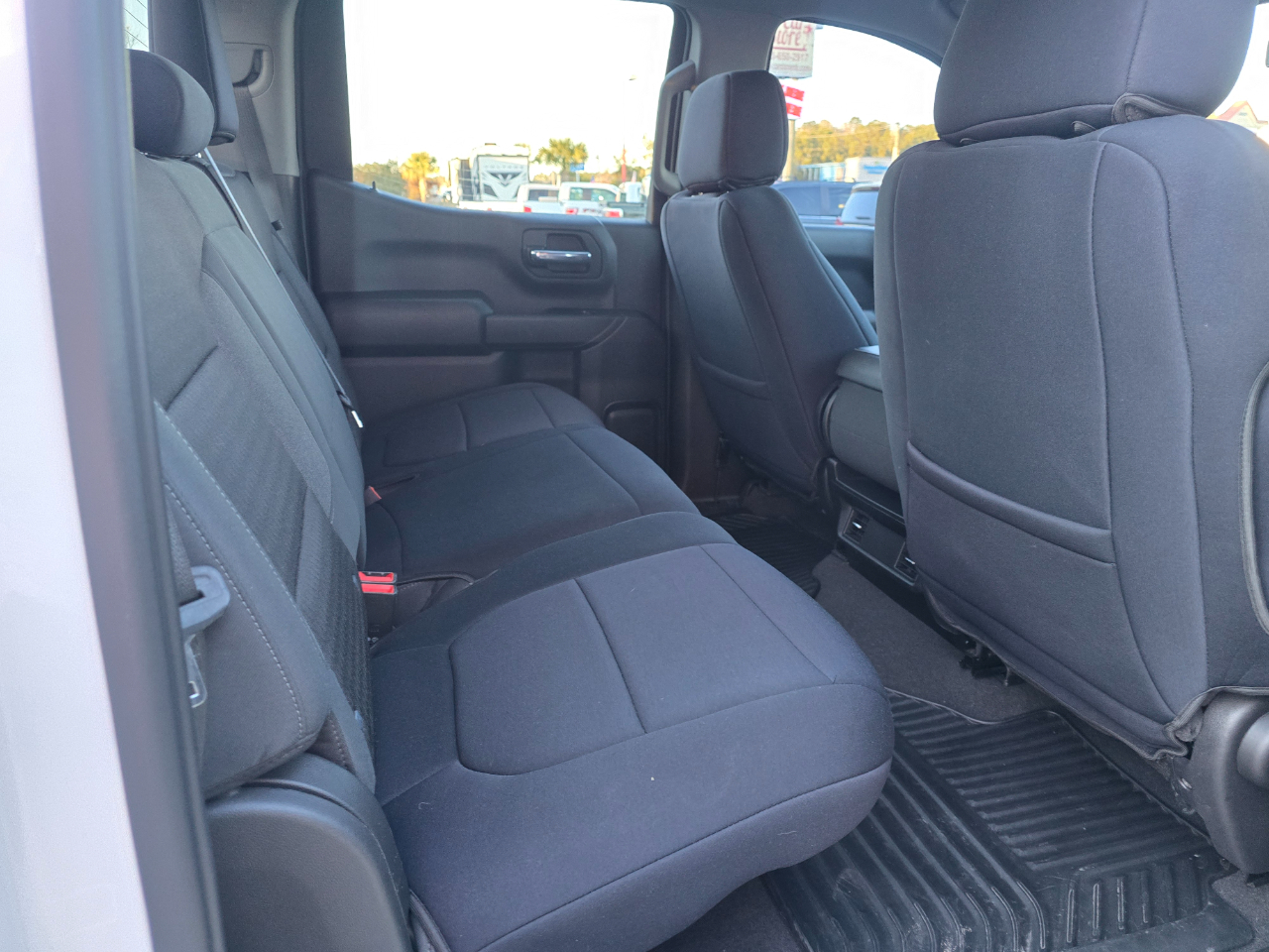 Chevrolet Silverado 1500 4WD Crew Cab 147" Custom 2022