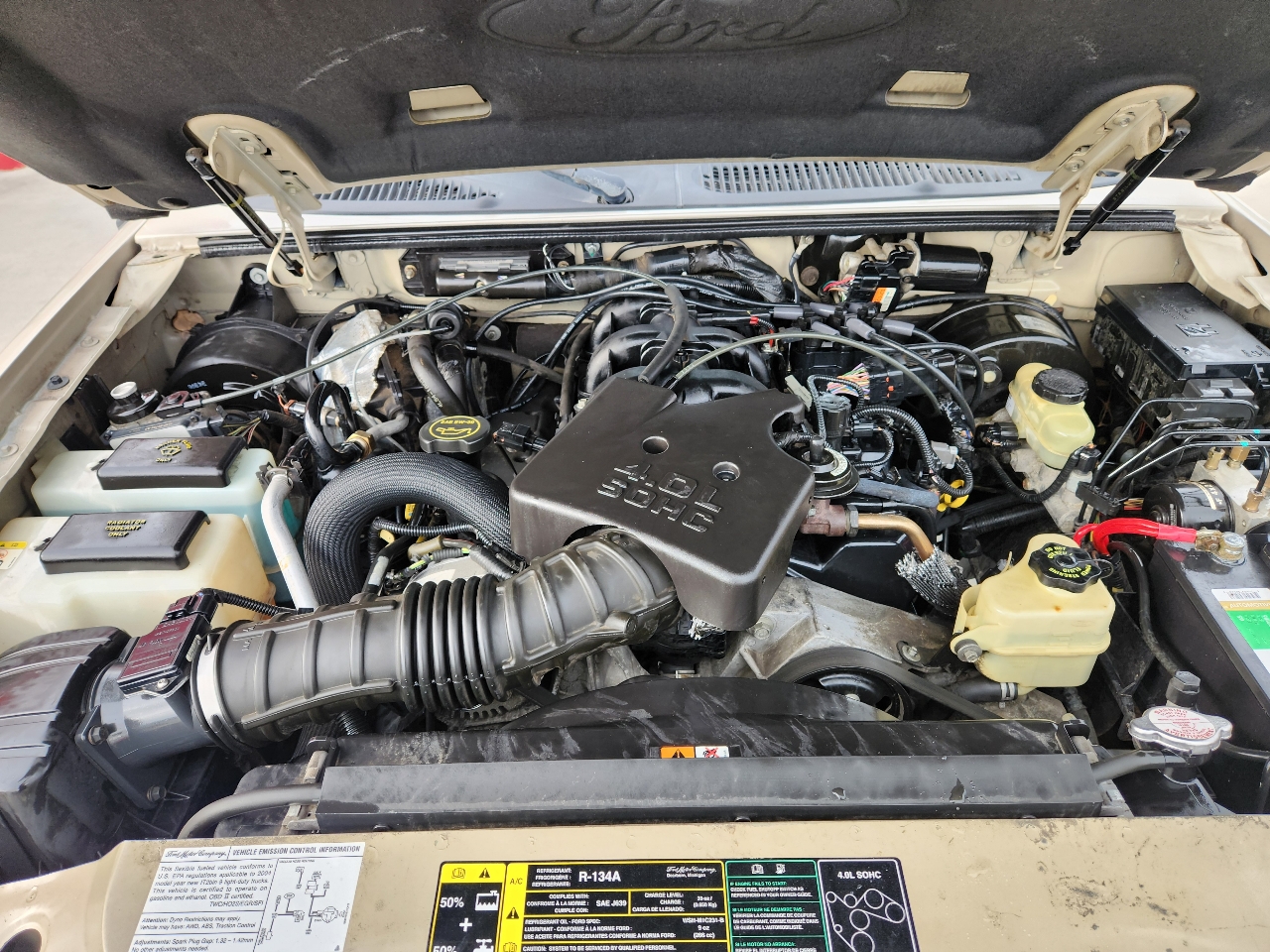 Ford Explorer Sport Trac 4dr 126" WB XLS 2004