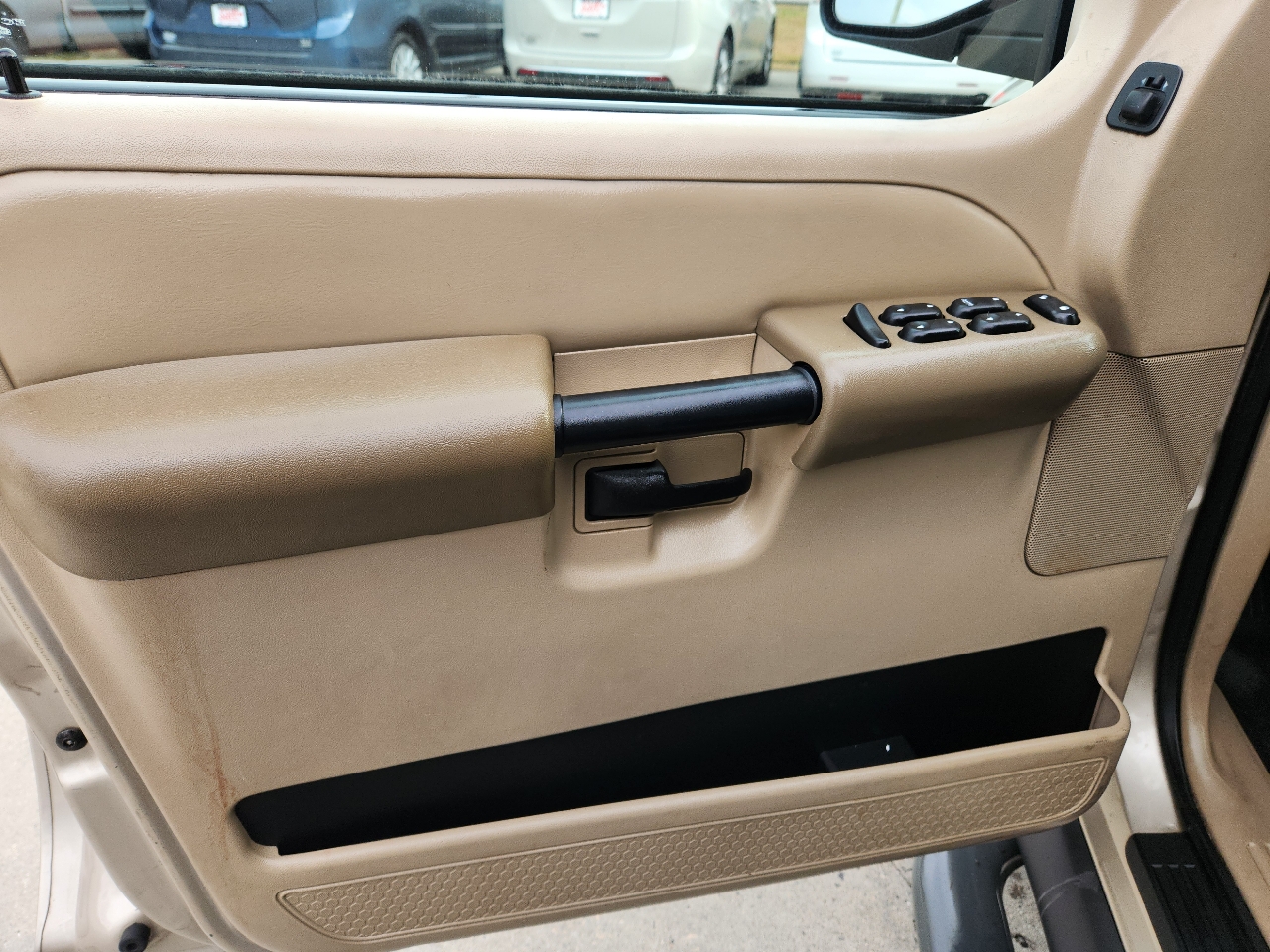 Ford Explorer Sport Trac 4dr 126" WB XLS 2004