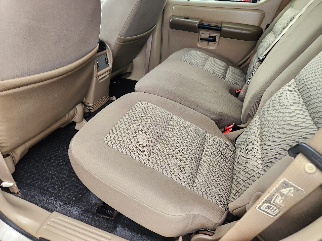 Ford Explorer Sport Trac 4dr 126" WB XLS 2004