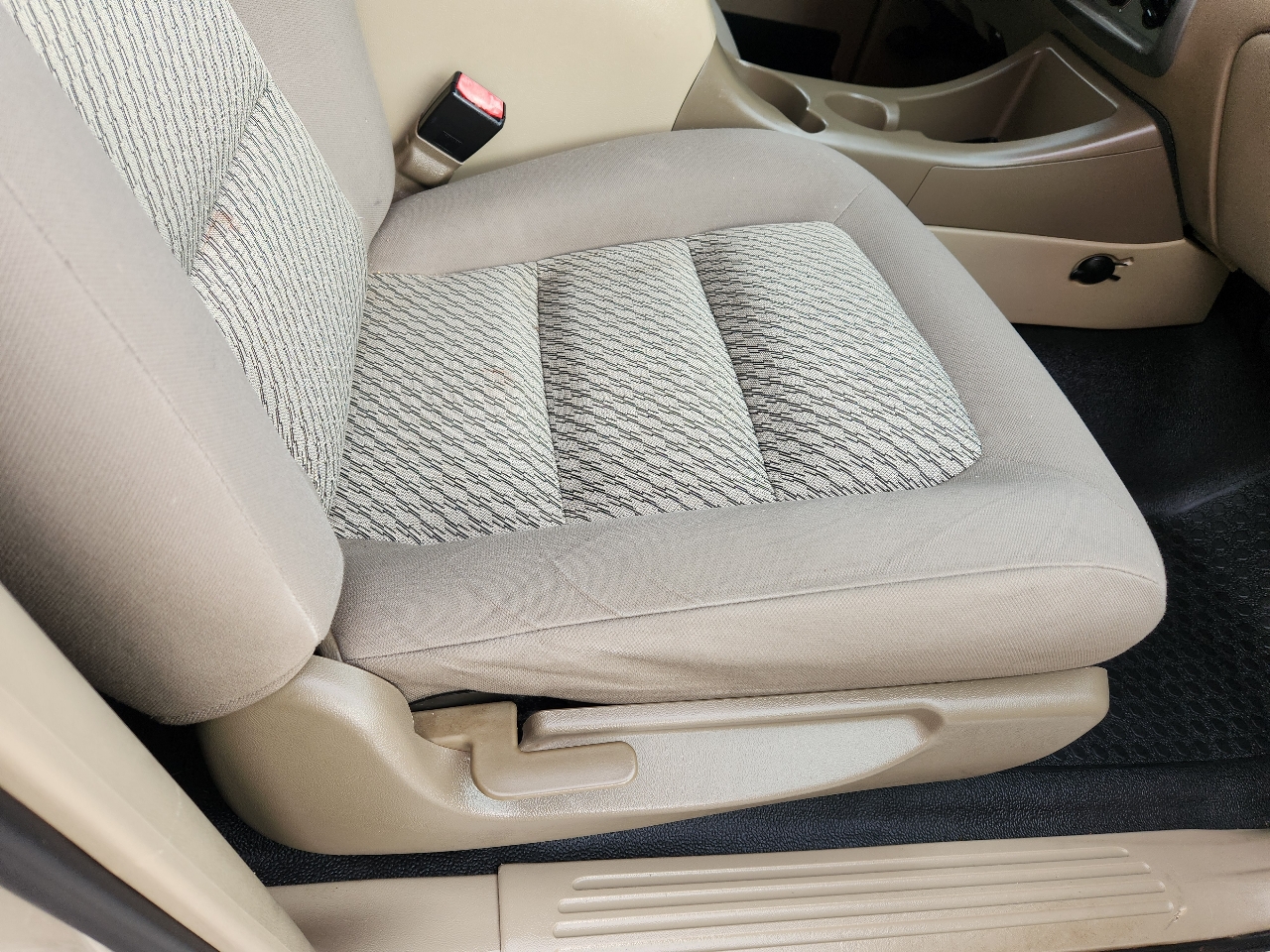 Ford Explorer Sport Trac 4dr 126" WB XLS 2004