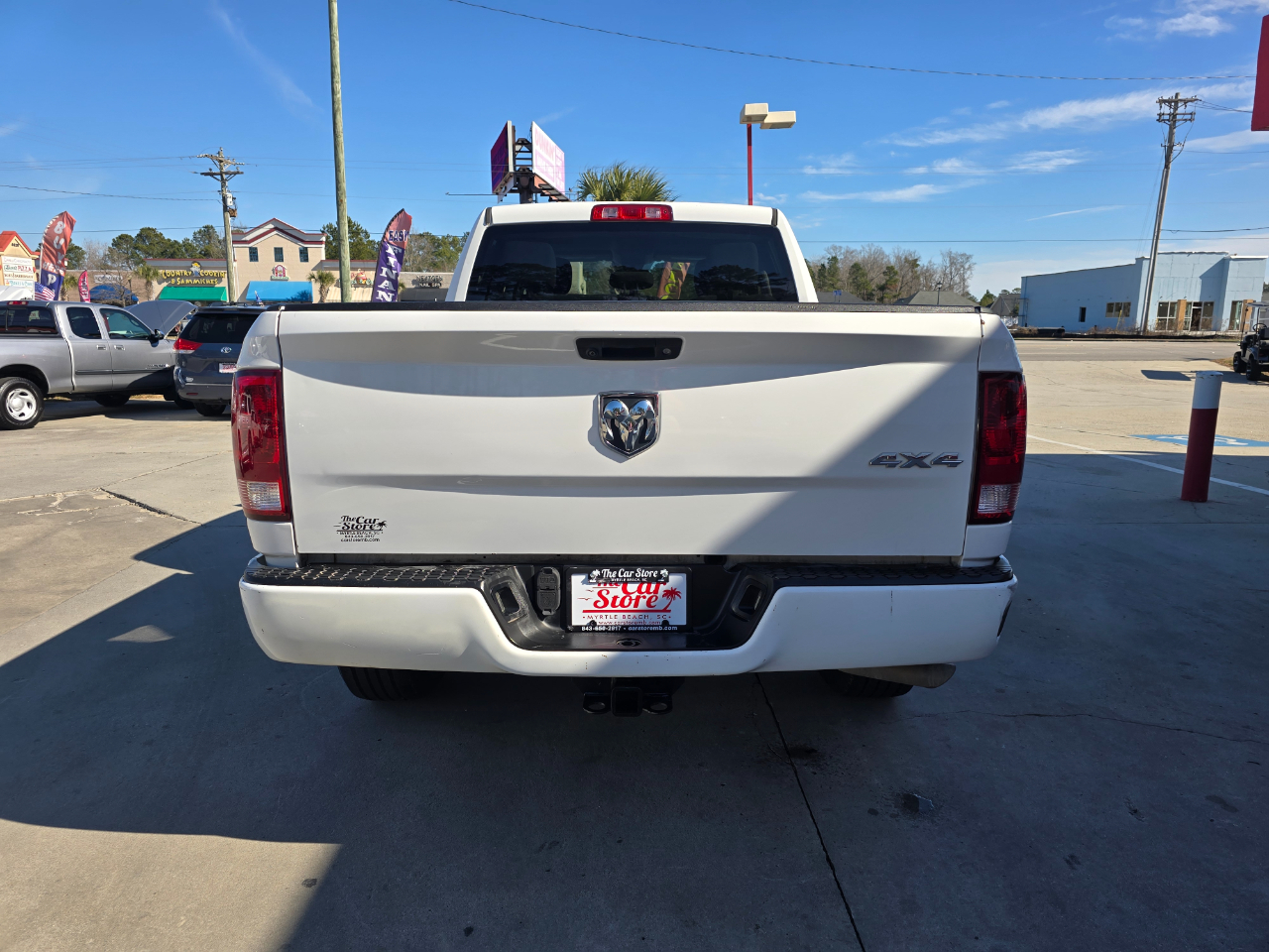 RAM 1500 Express 4x4 Quad Cab 6'4" Box 2017