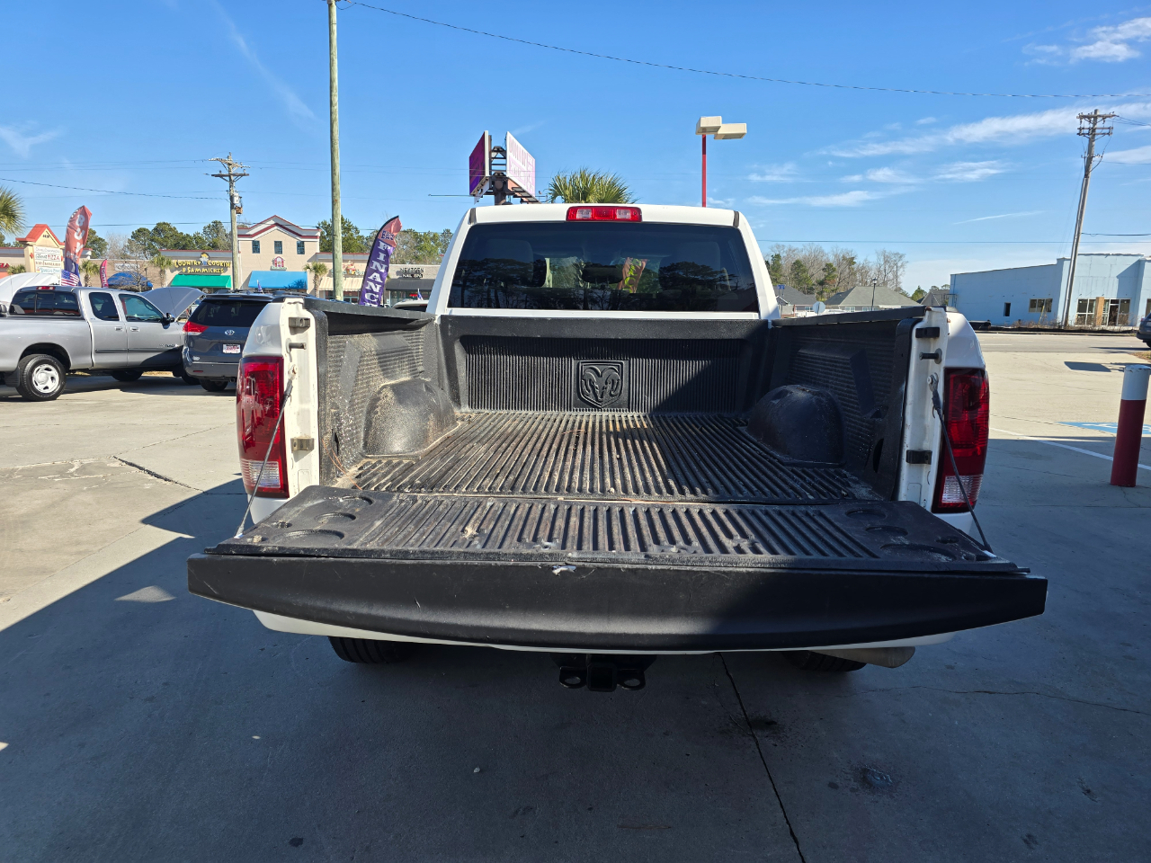 RAM 1500 Express 4x4 Quad Cab 6'4" Box 2017