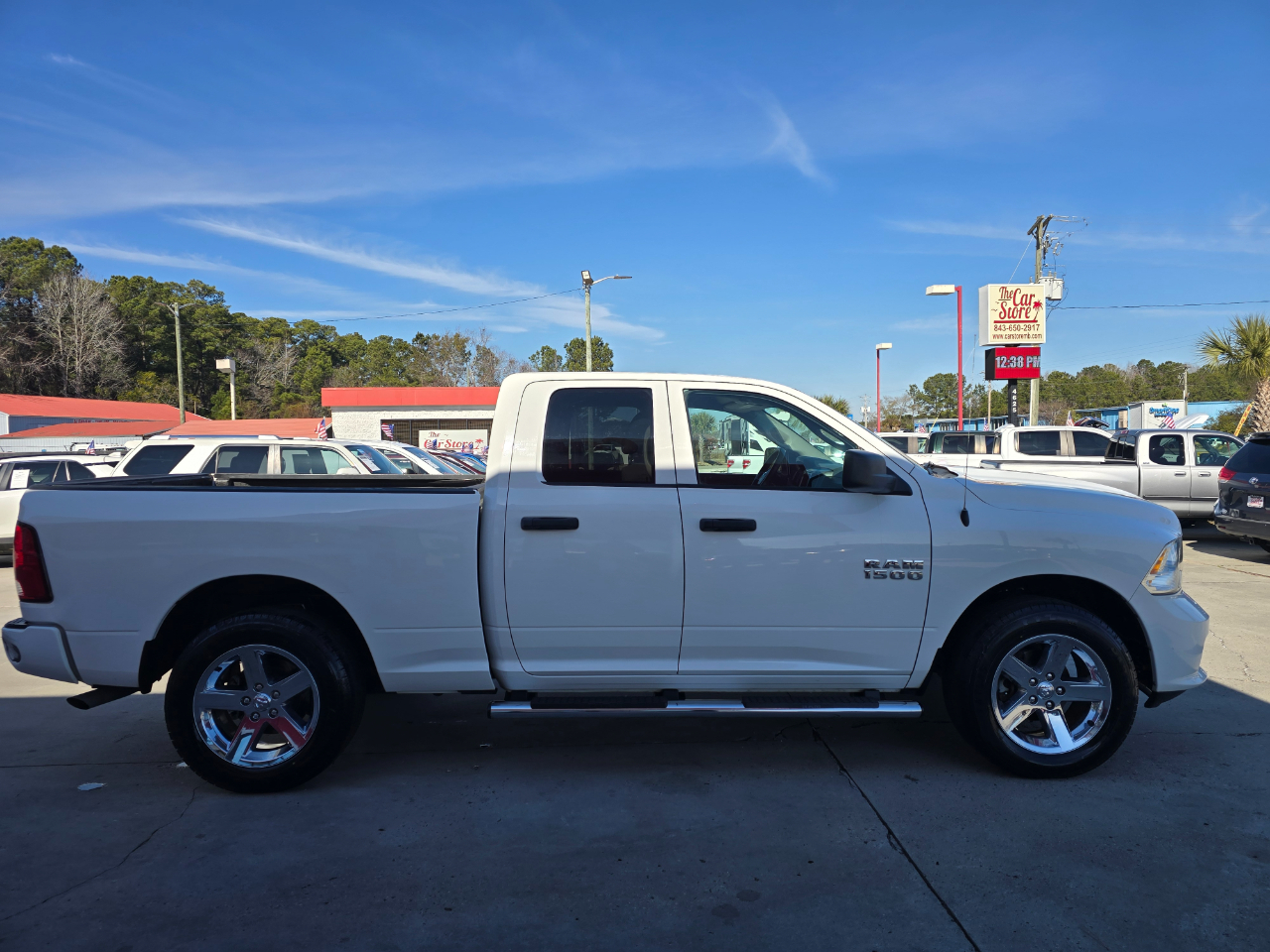 RAM 1500 Express 4x4 Quad Cab 6'4" Box 2017