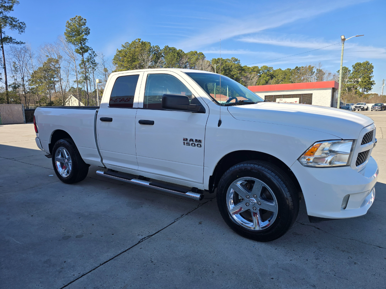 RAM 1500 Express 4x4 Quad Cab 6'4" Box 2017