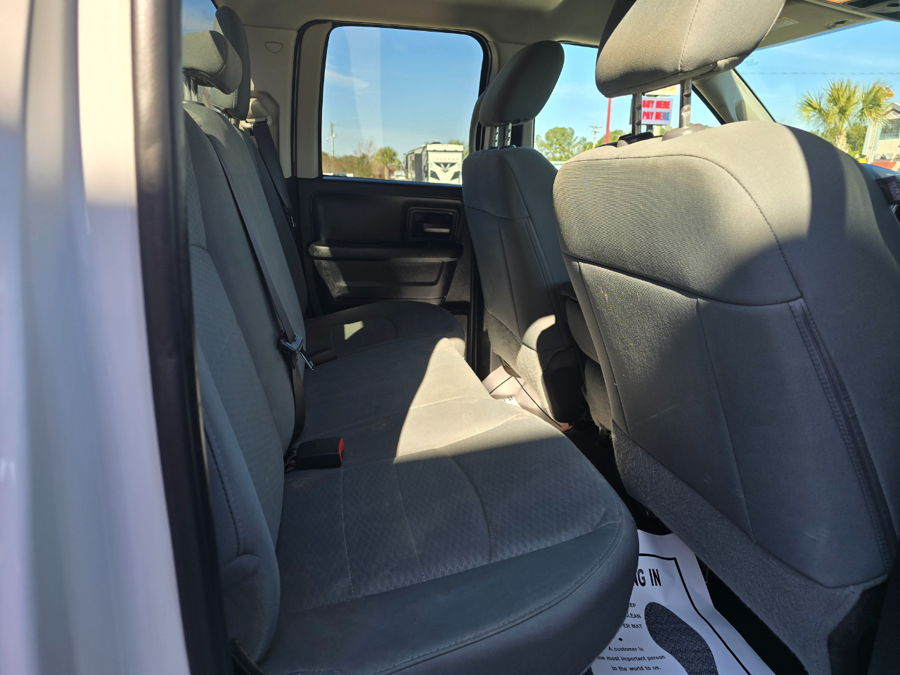 RAM 1500 Express 4x4 Quad Cab 6'4" Box 2017