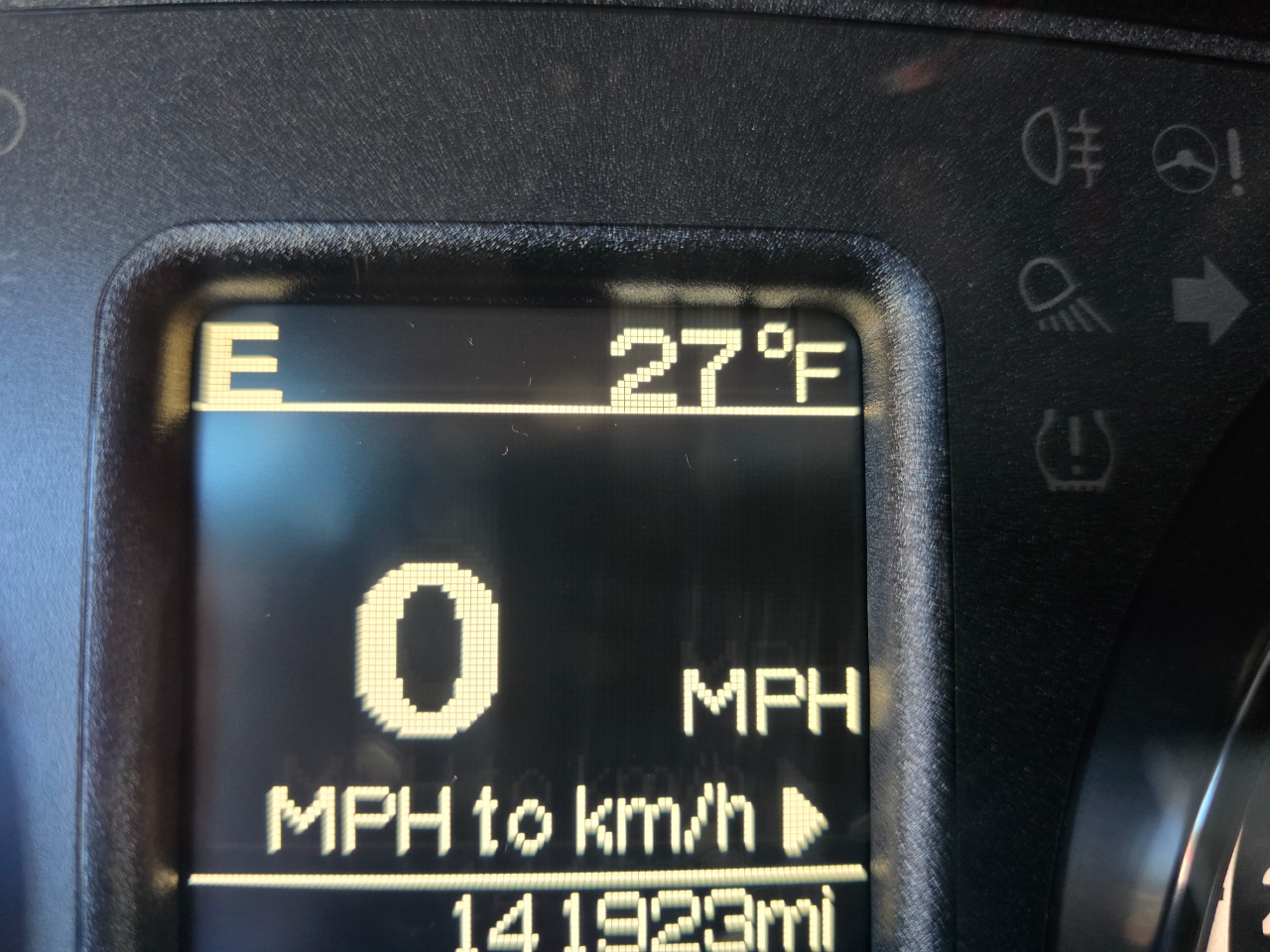 RAM 1500 Express 4x4 Quad Cab 6'4" Box 2017