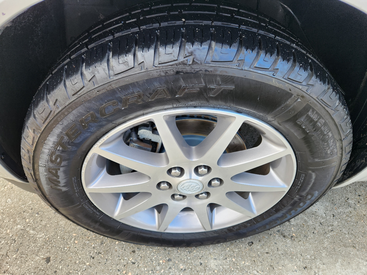 Buick Enclave FWD 4dr Leather 2015