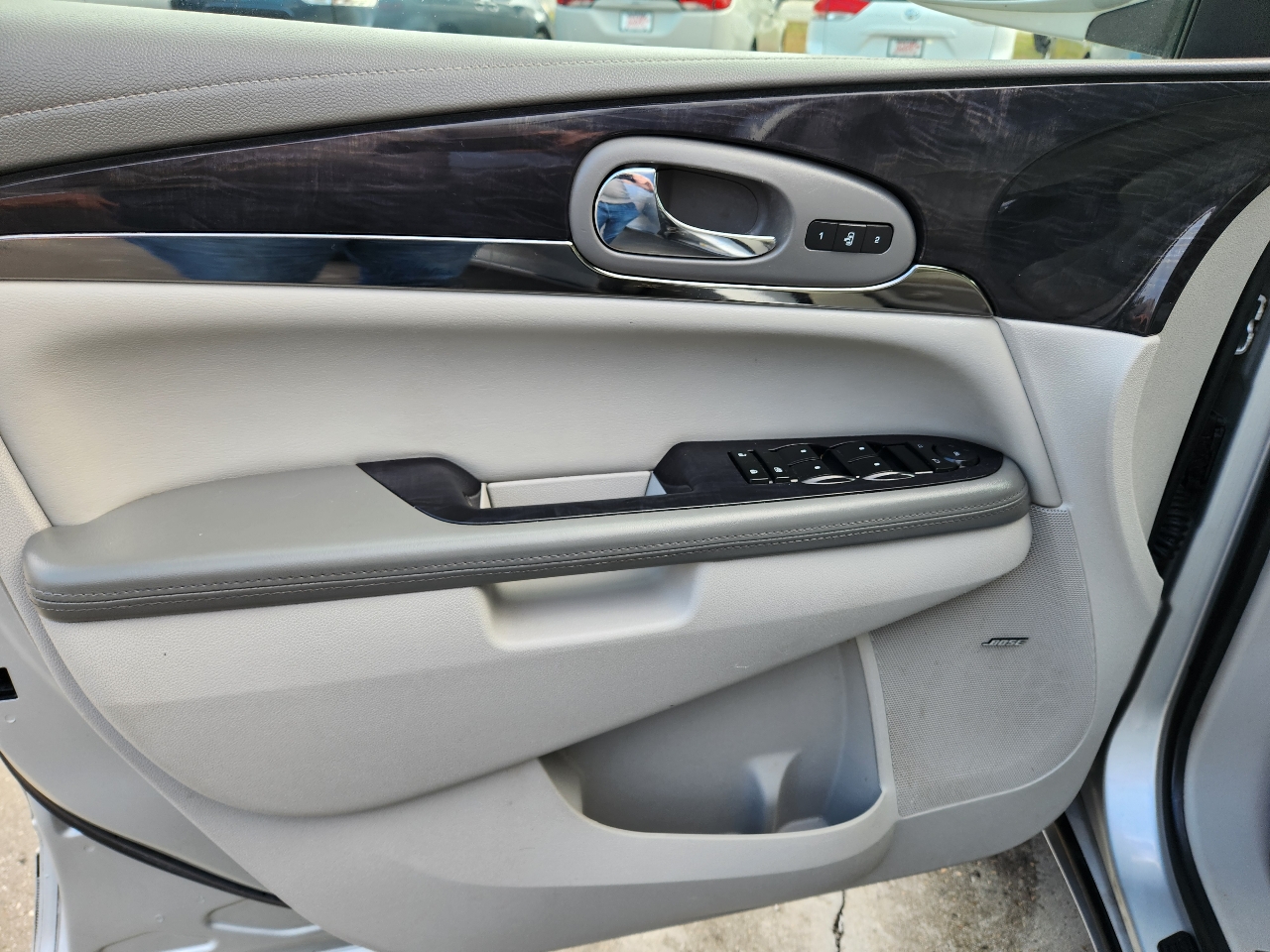 Buick Enclave FWD 4dr Leather 2015